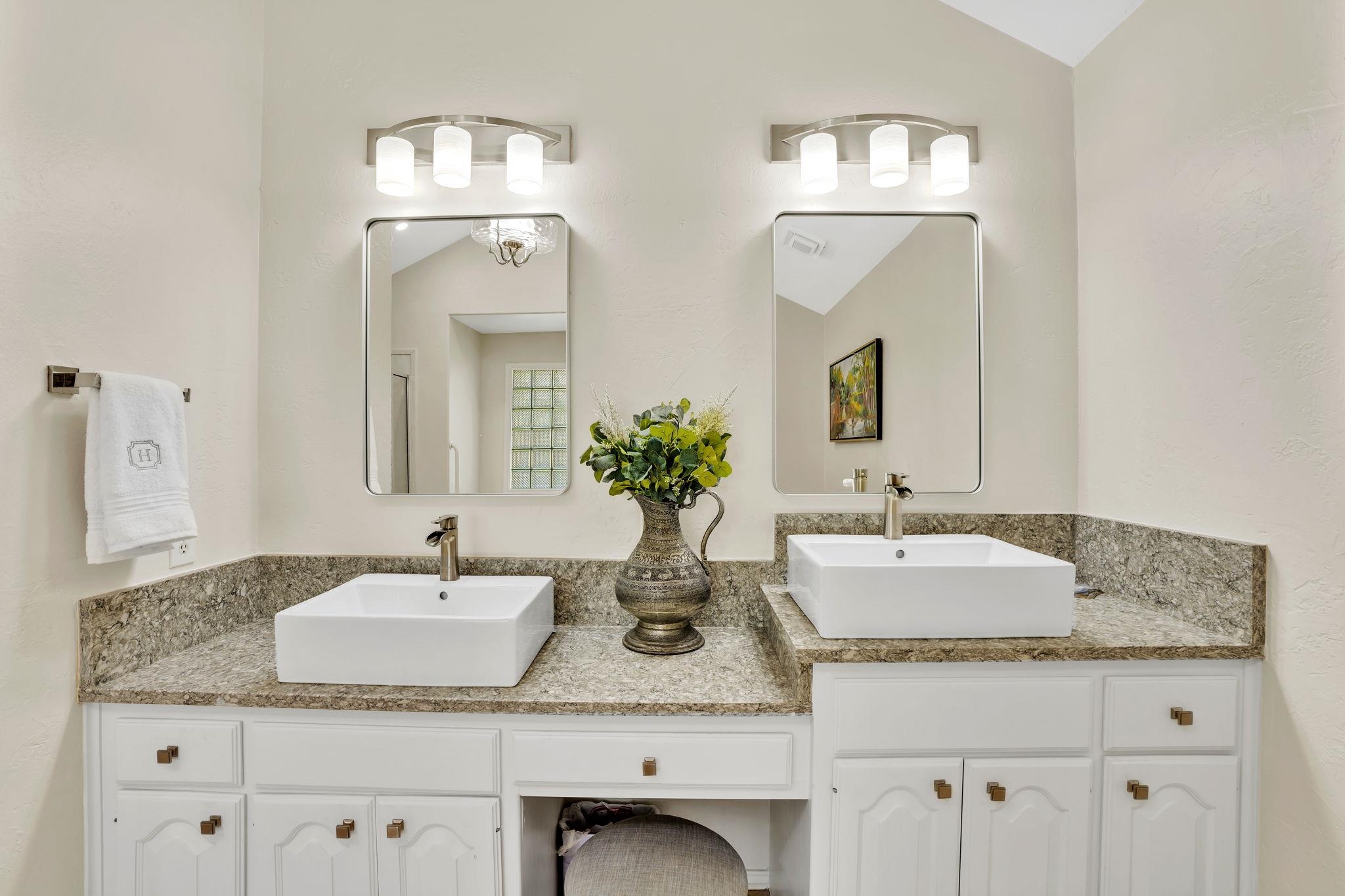 118 Broadmoor Property Photo 18