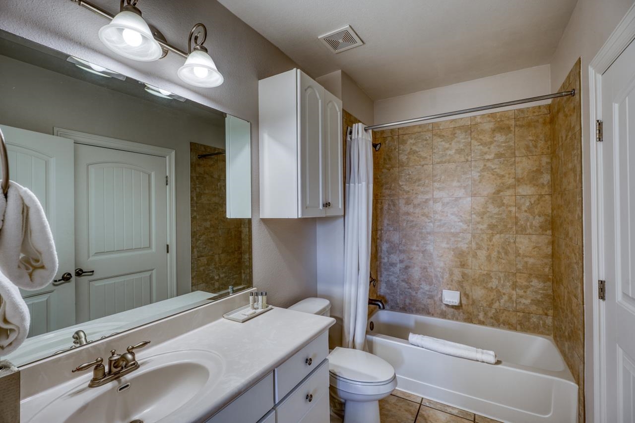 101 West Bank #33 Property Photo 6