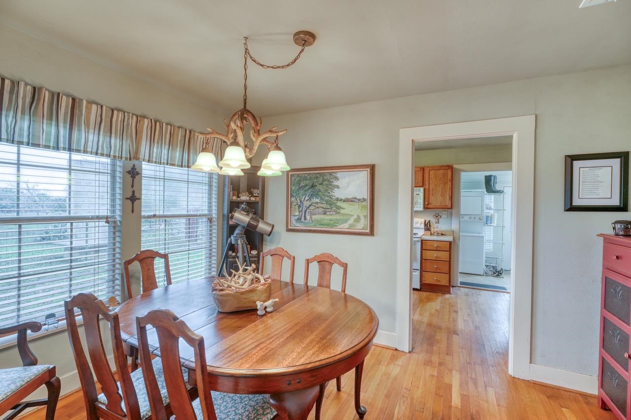 #866 Cr 2806 Property Photo 9