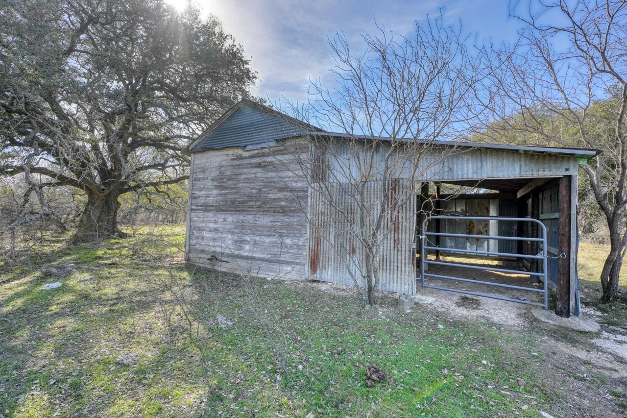 #866 Cr 2806 Property Photo 16