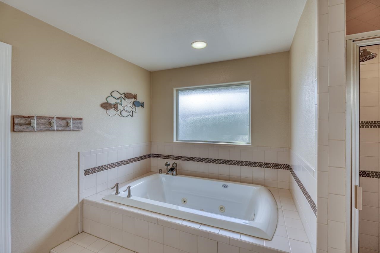 1108 S Lakeside Drive Property Photo 10
