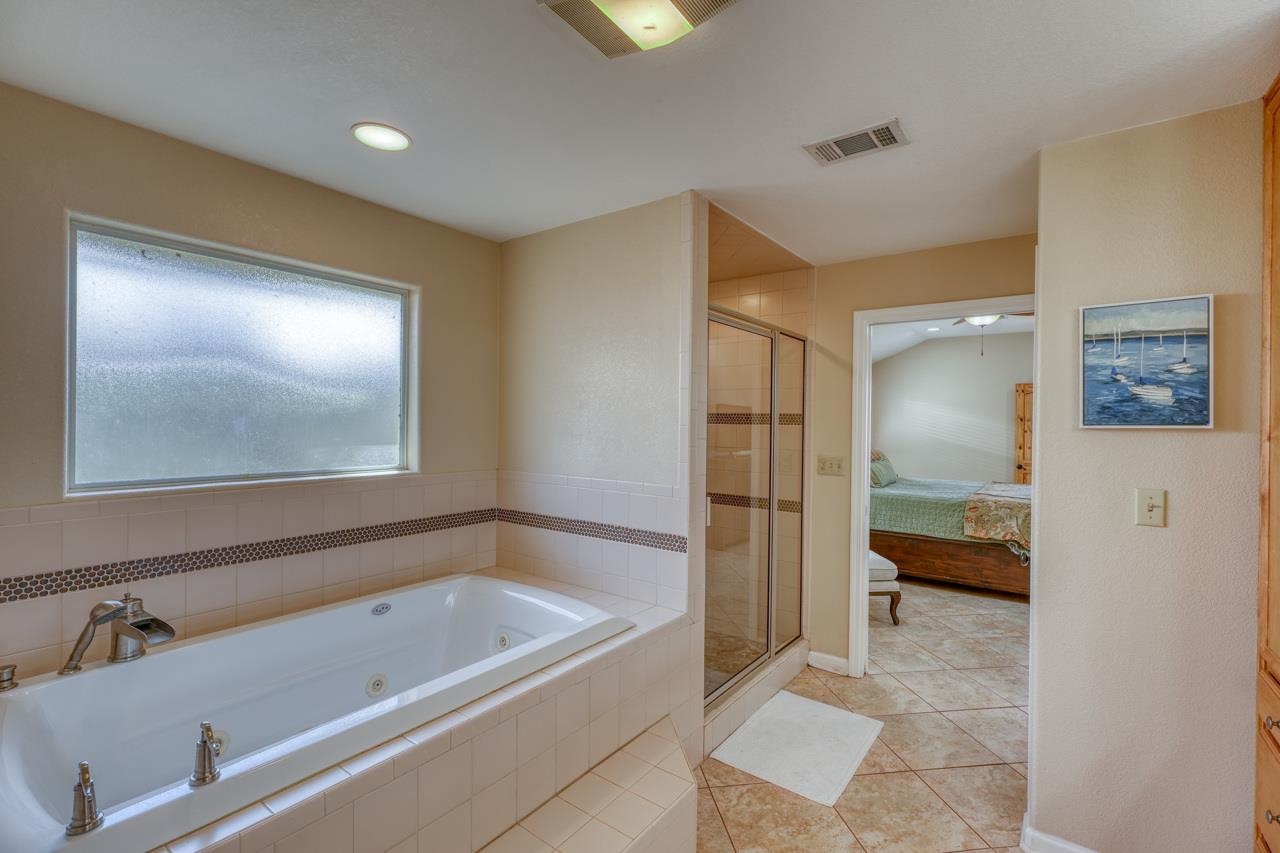 1108 S Lakeside Drive Property Photo 11