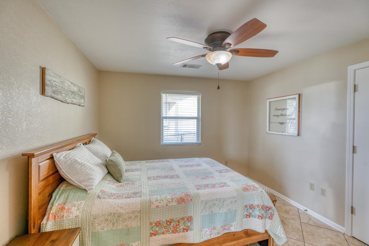 1108 S Lakeside Drive Property Photo 13