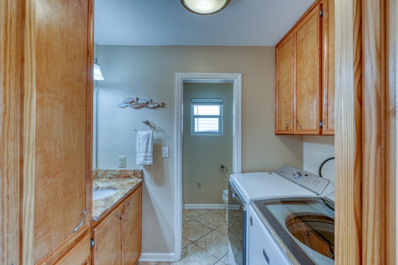 1108 S Lakeside Drive Property Photo 14