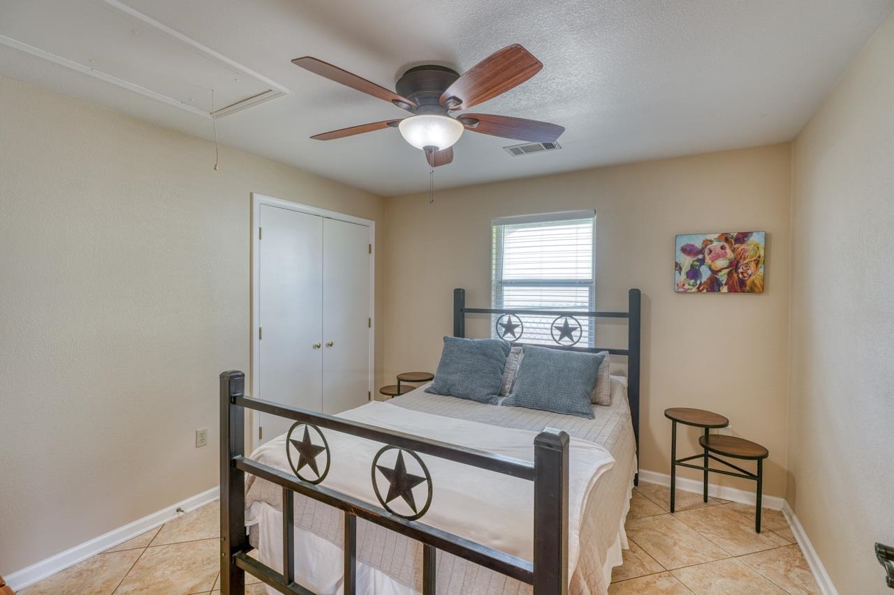1108 S Lakeside Drive Property Photo 16