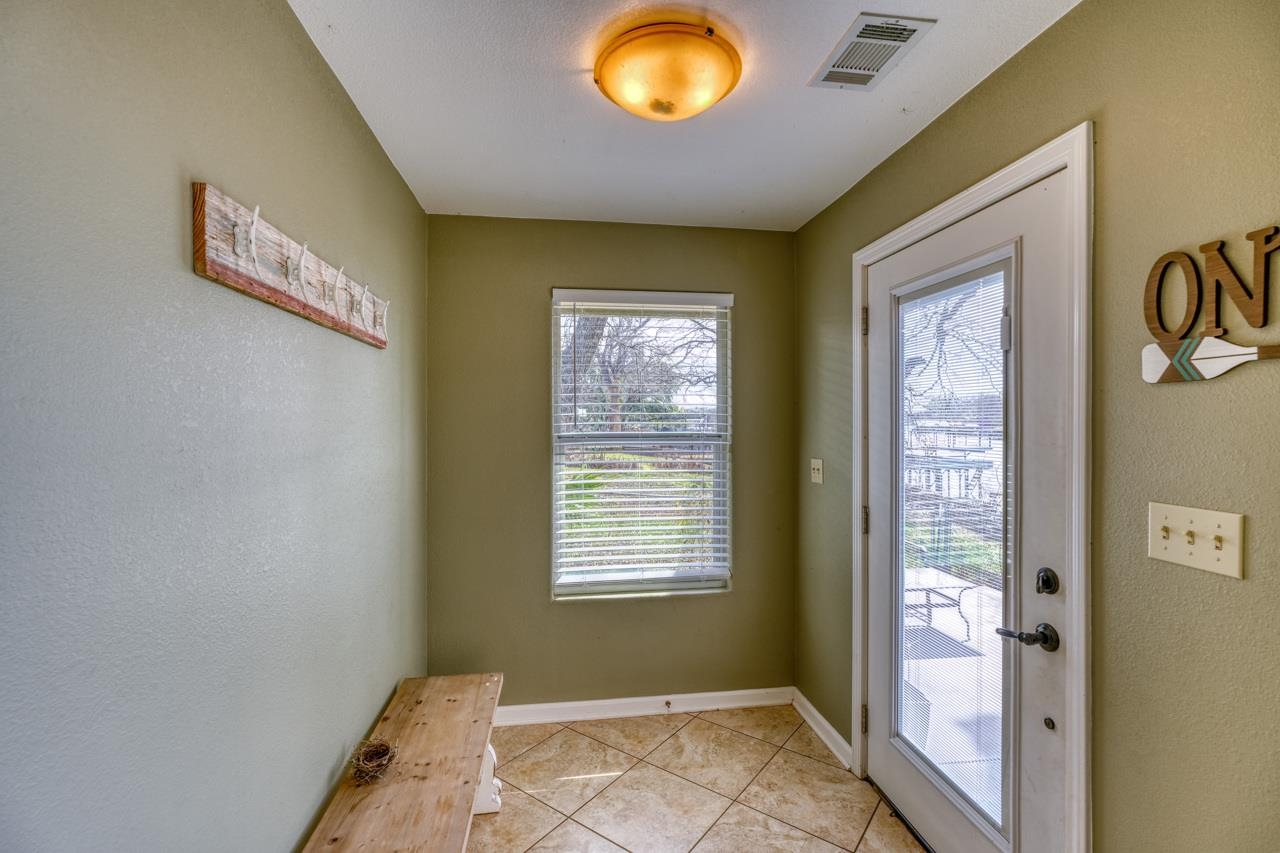 1108 S Lakeside Drive Property Photo 17