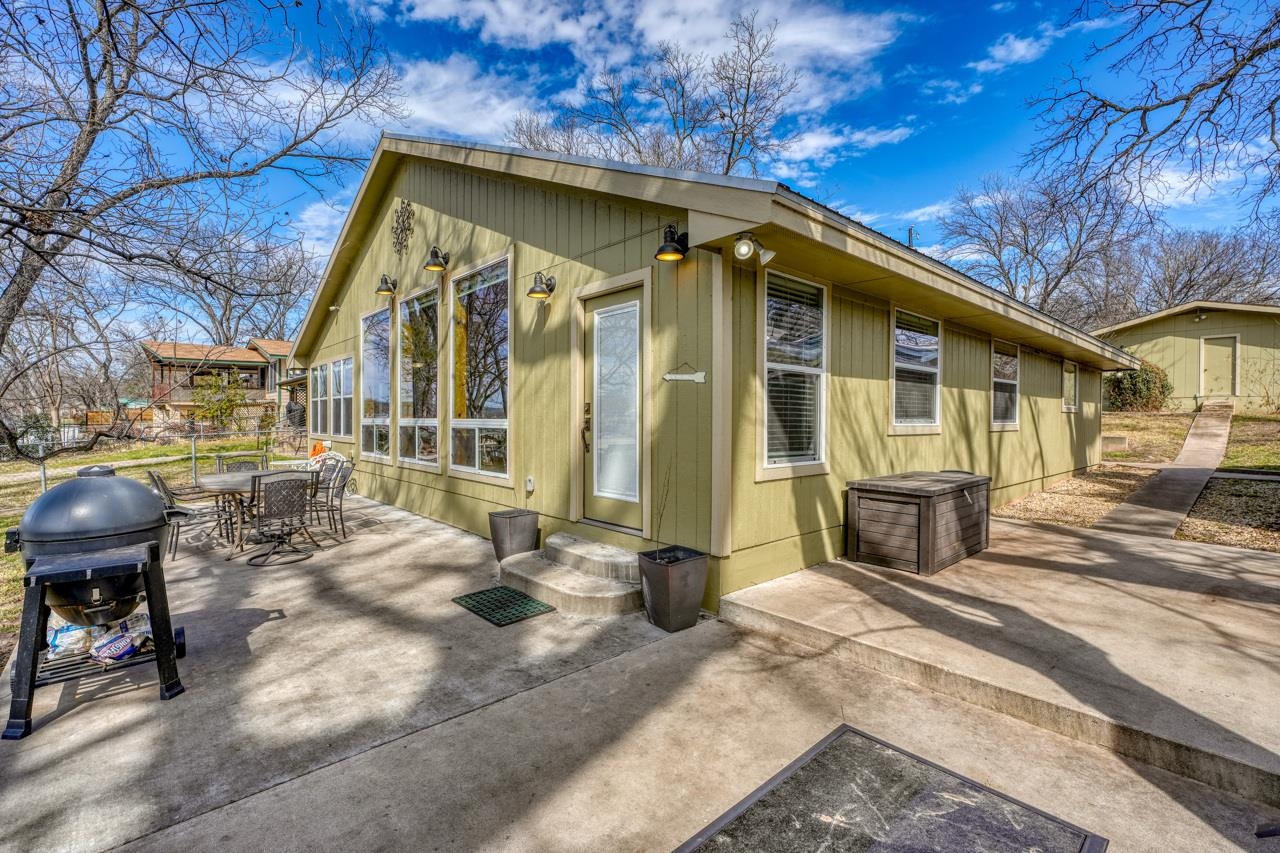 1108 S Lakeside Drive Property Photo 18