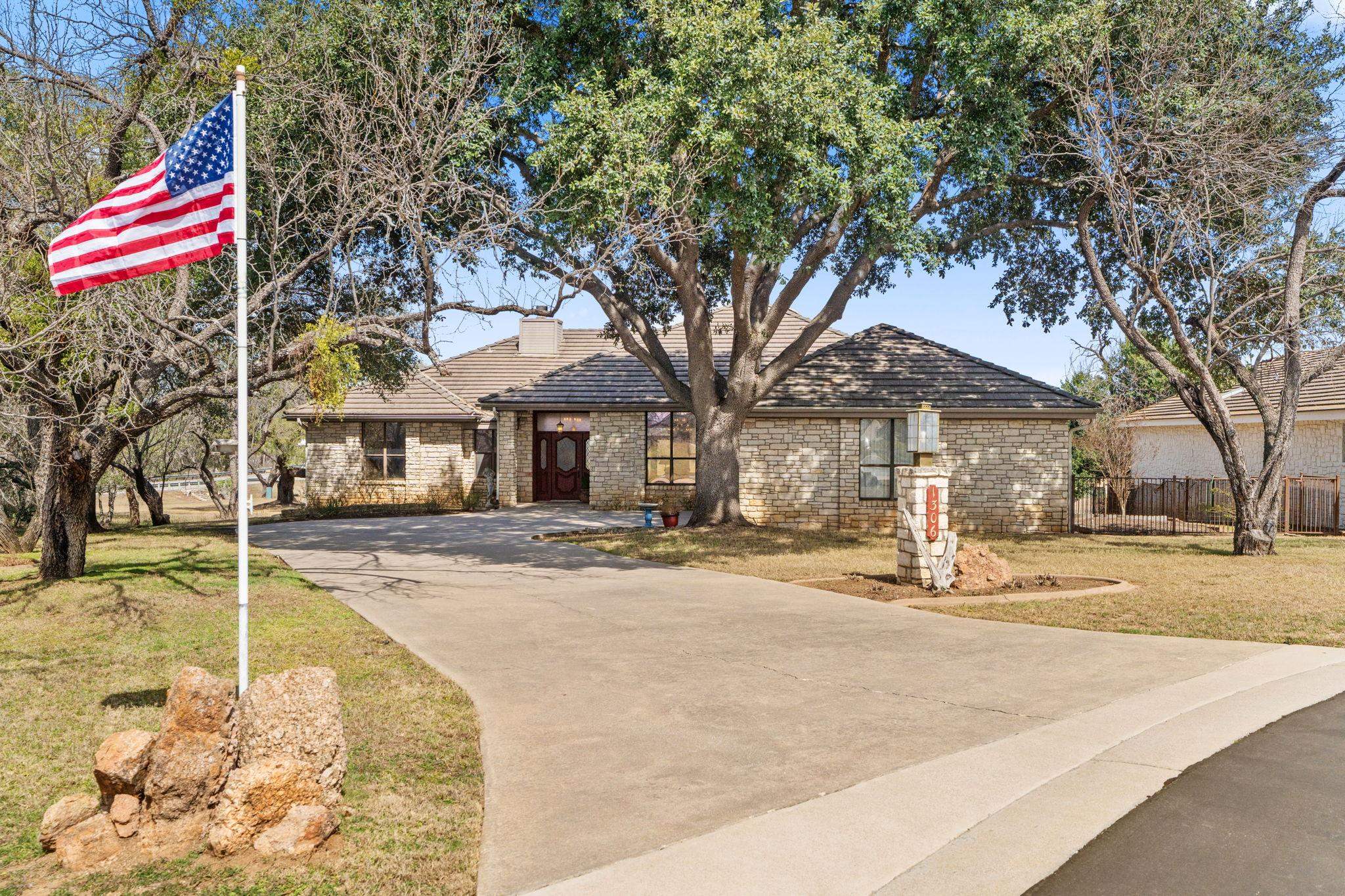 1306 Far West Road Property Photo 1