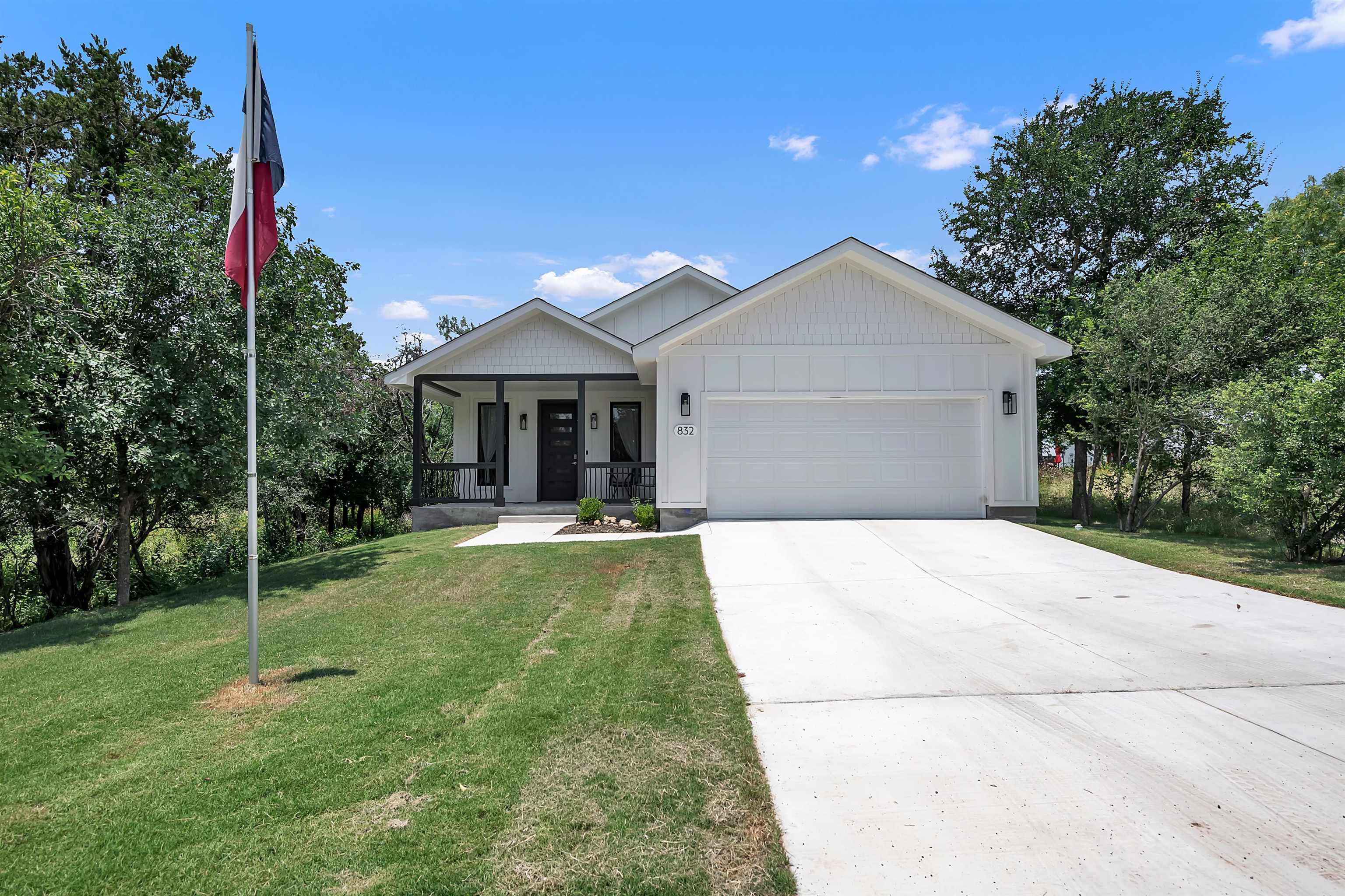 832 Fir Lane Property Photo