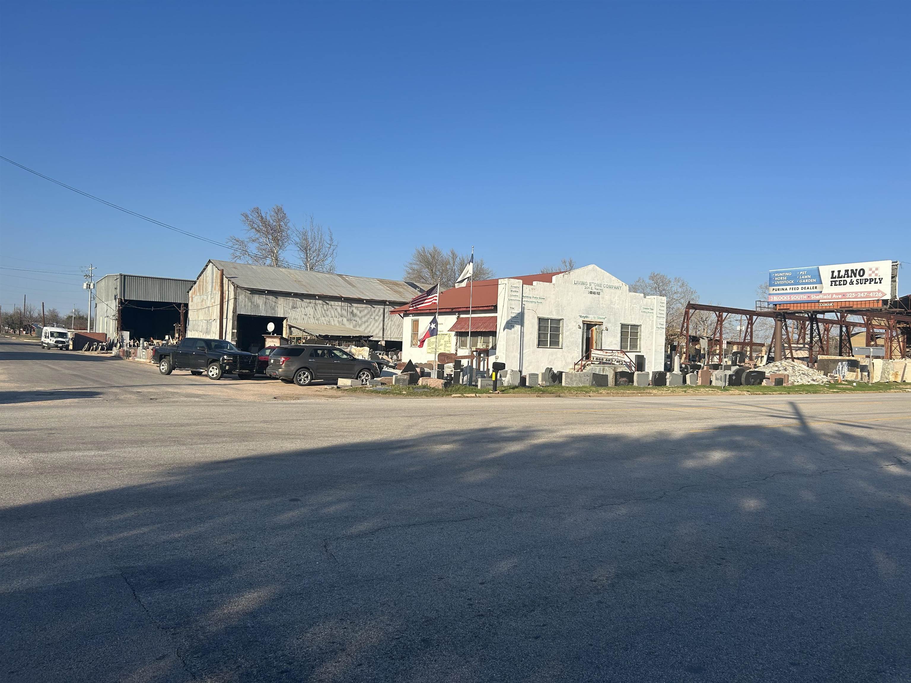201 E Young Highway Property Photo