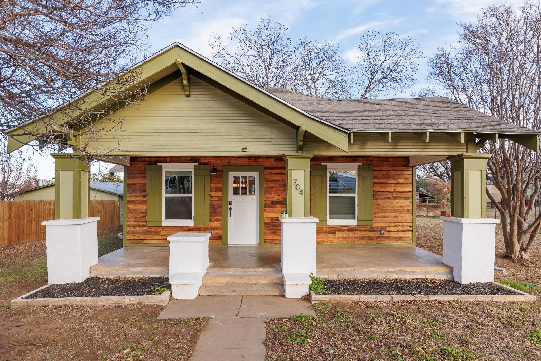 704 Pittsburg Avenue Property Photo