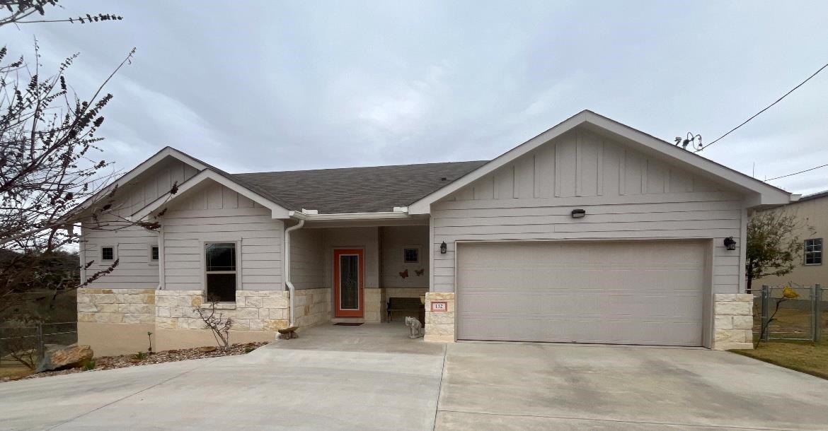 132 W Greenbriar Property Photo