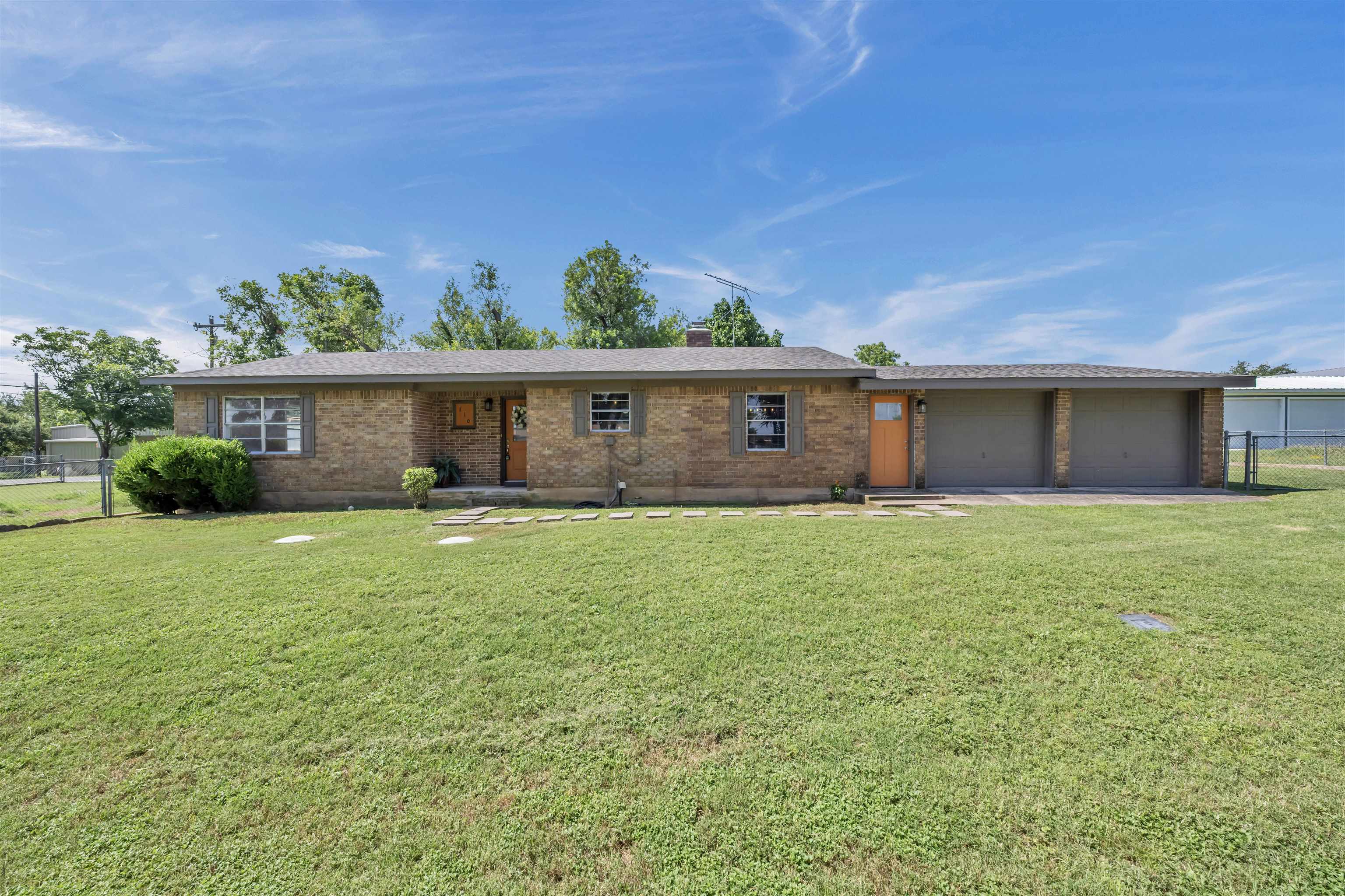 110 Mesquite Property Photo 2