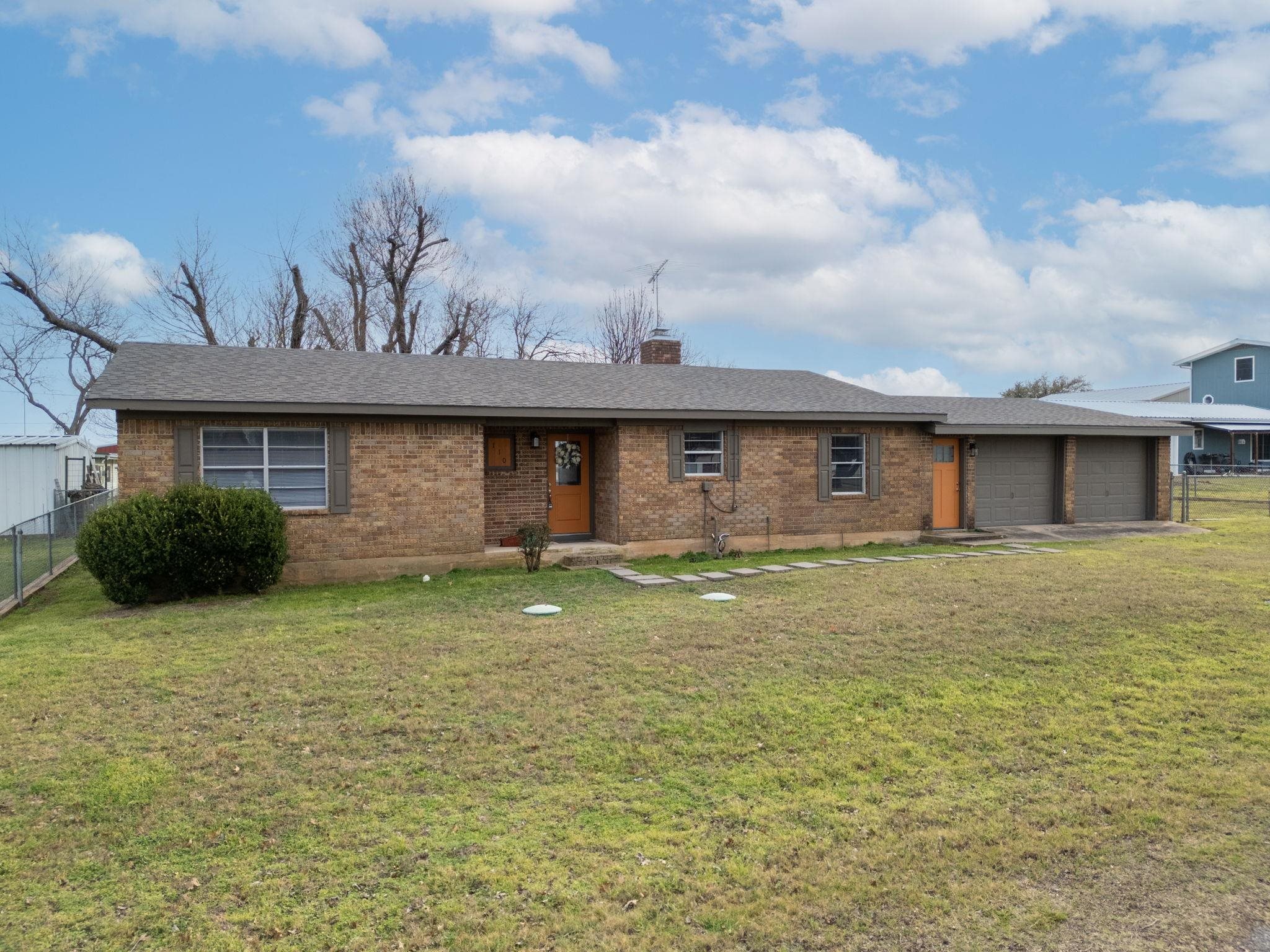 110 Mesquite Property Photo 3