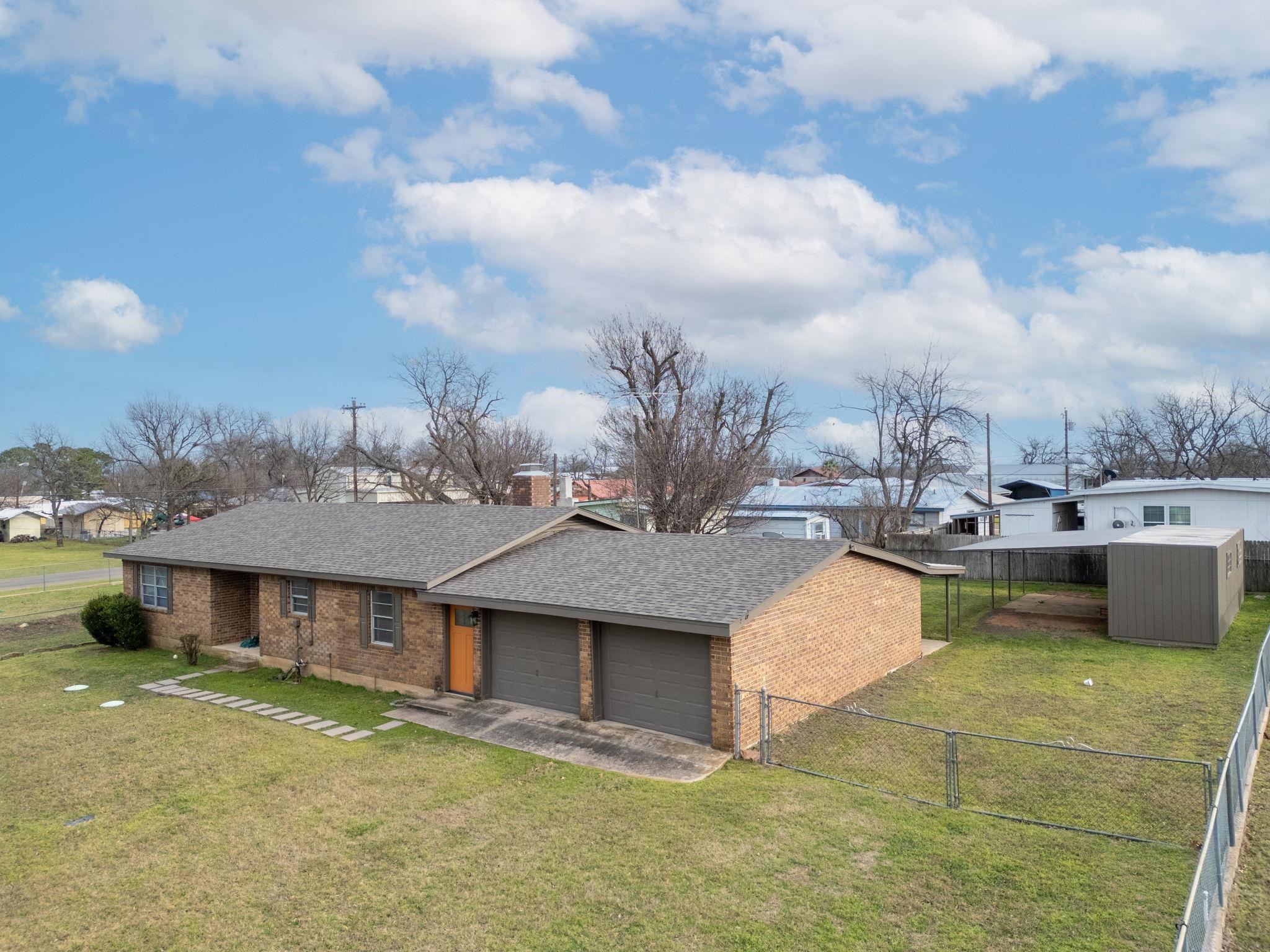 110 Mesquite Property Photo 4