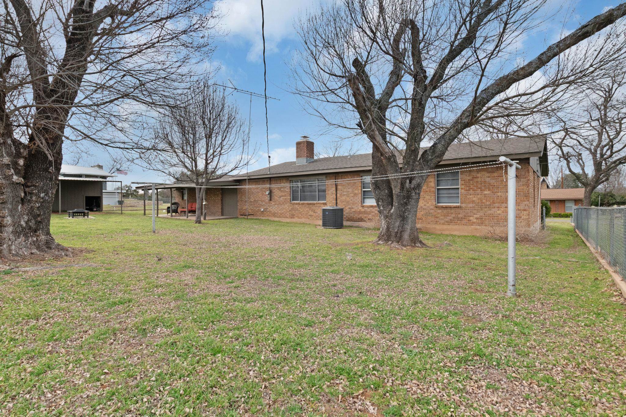 110 Mesquite Property Photo 23