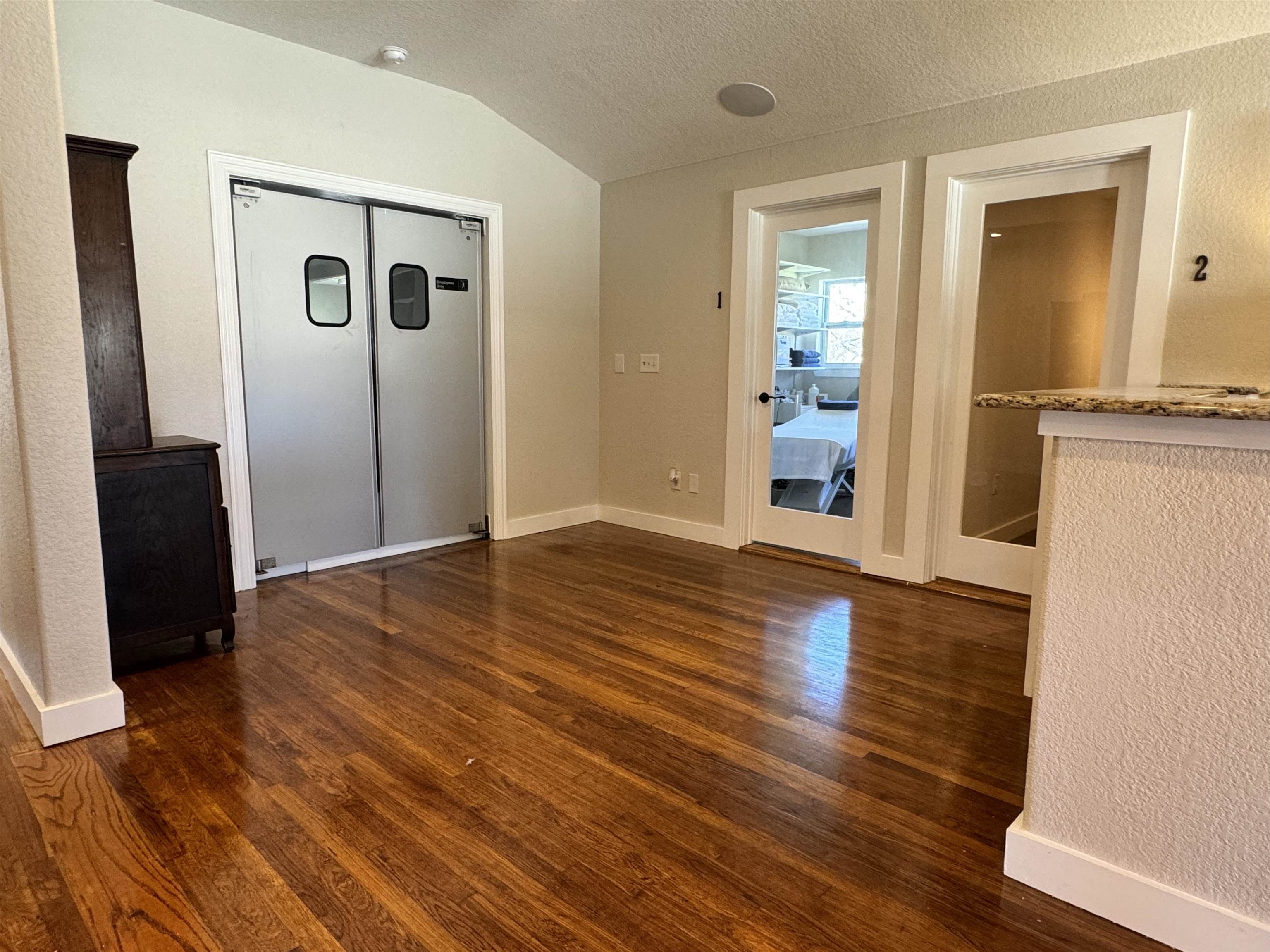 610 Broadway Property Photo 7