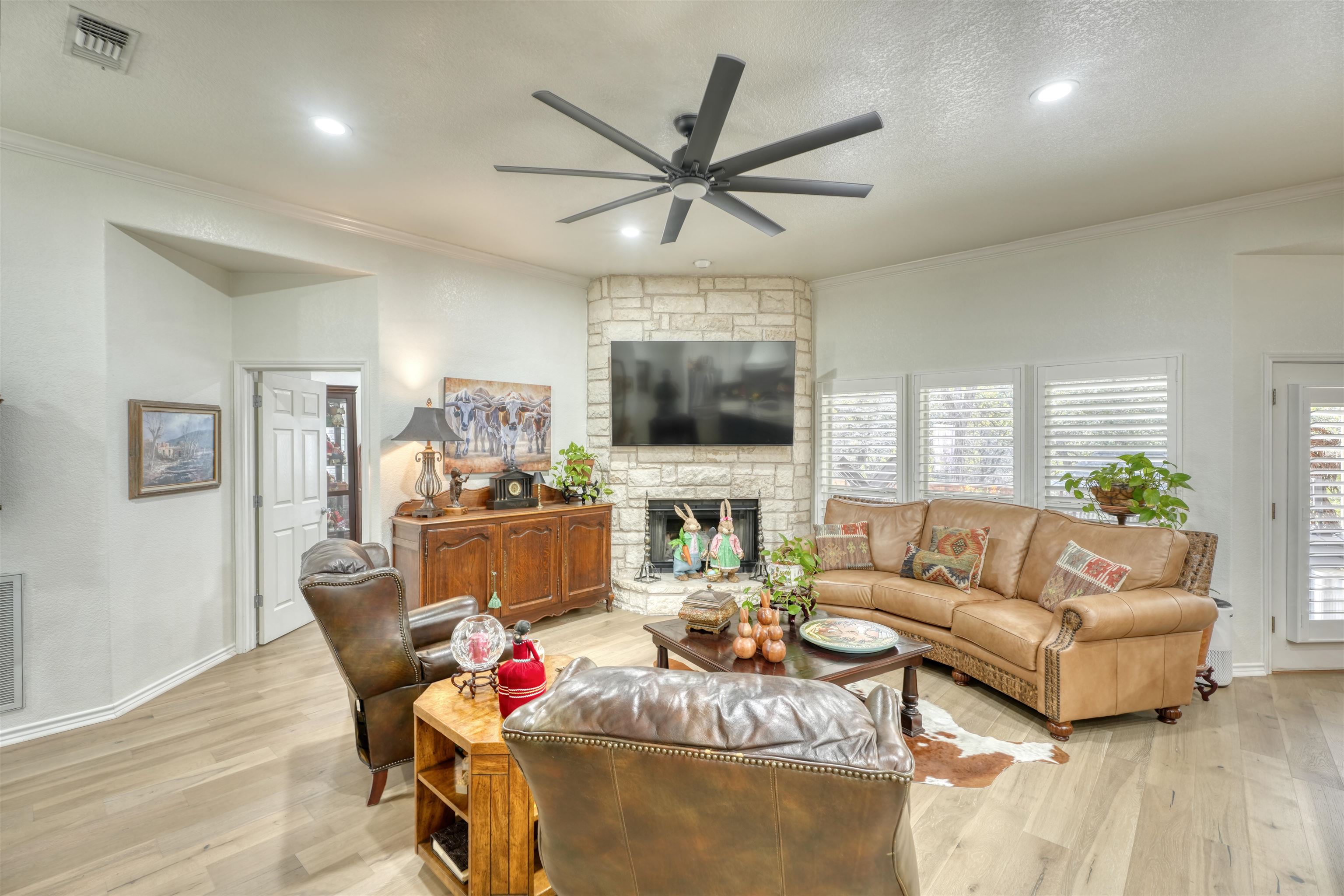 311 Deer Hollow Dr Property Photo 6