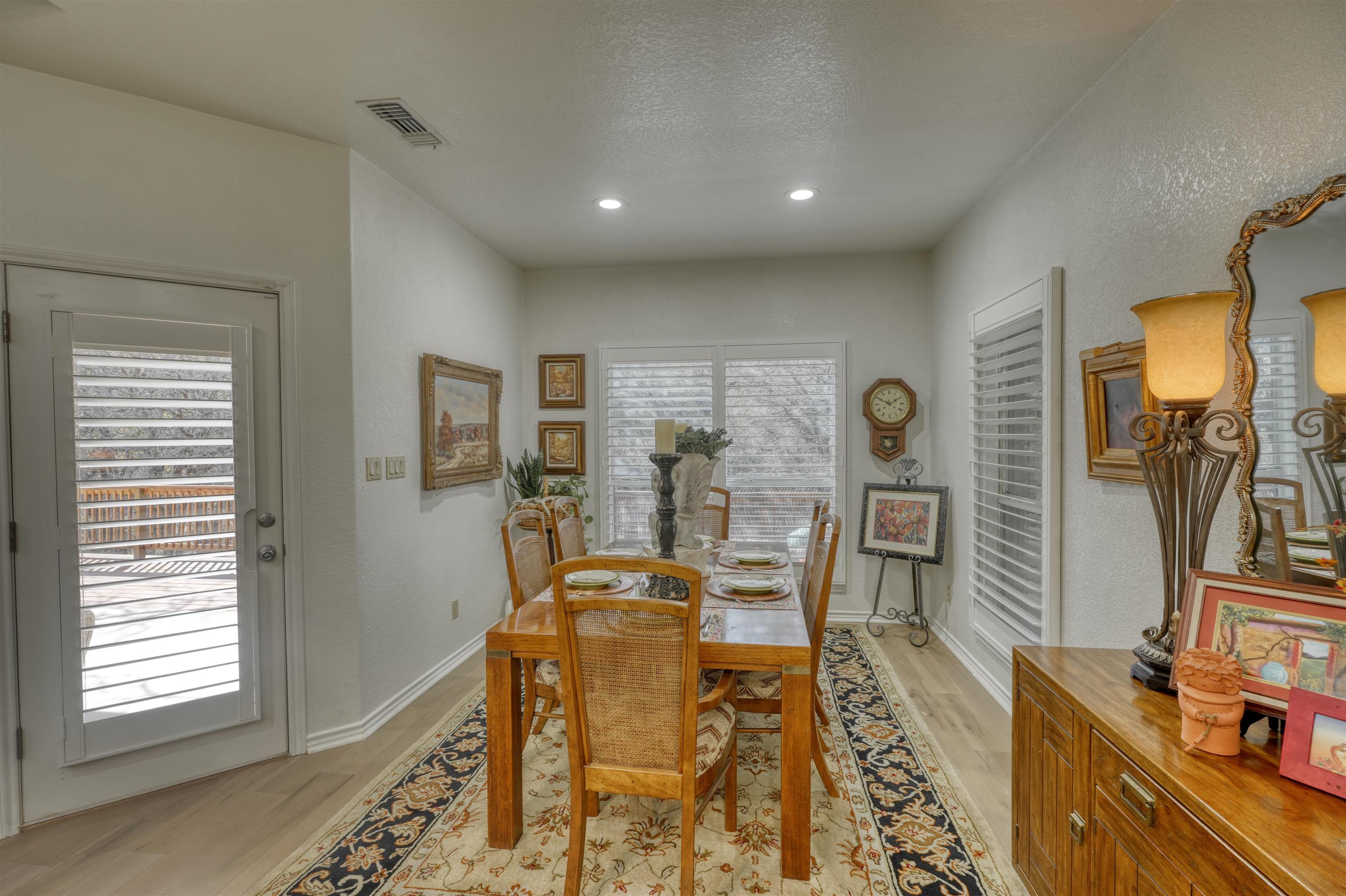 311 Deer Hollow Dr Property Photo 11