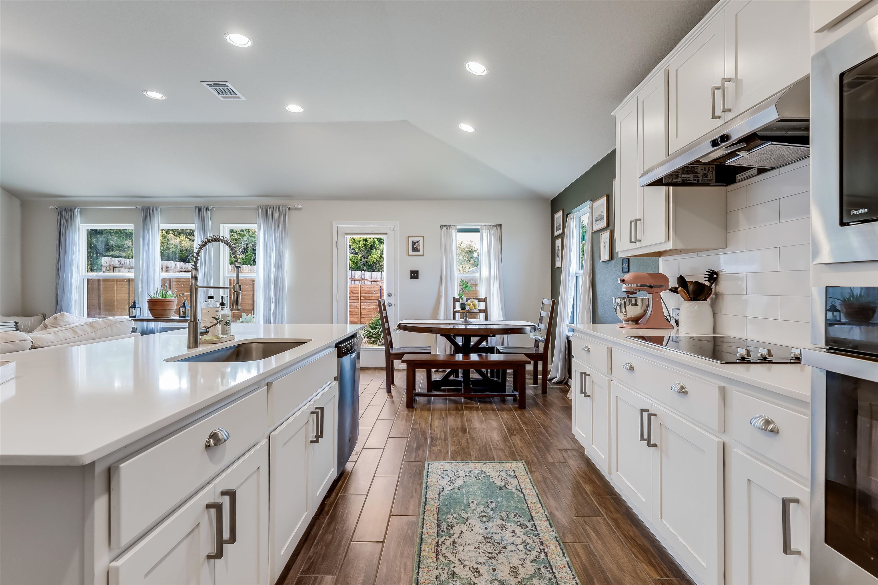21102 Winslow Cove Property Photo