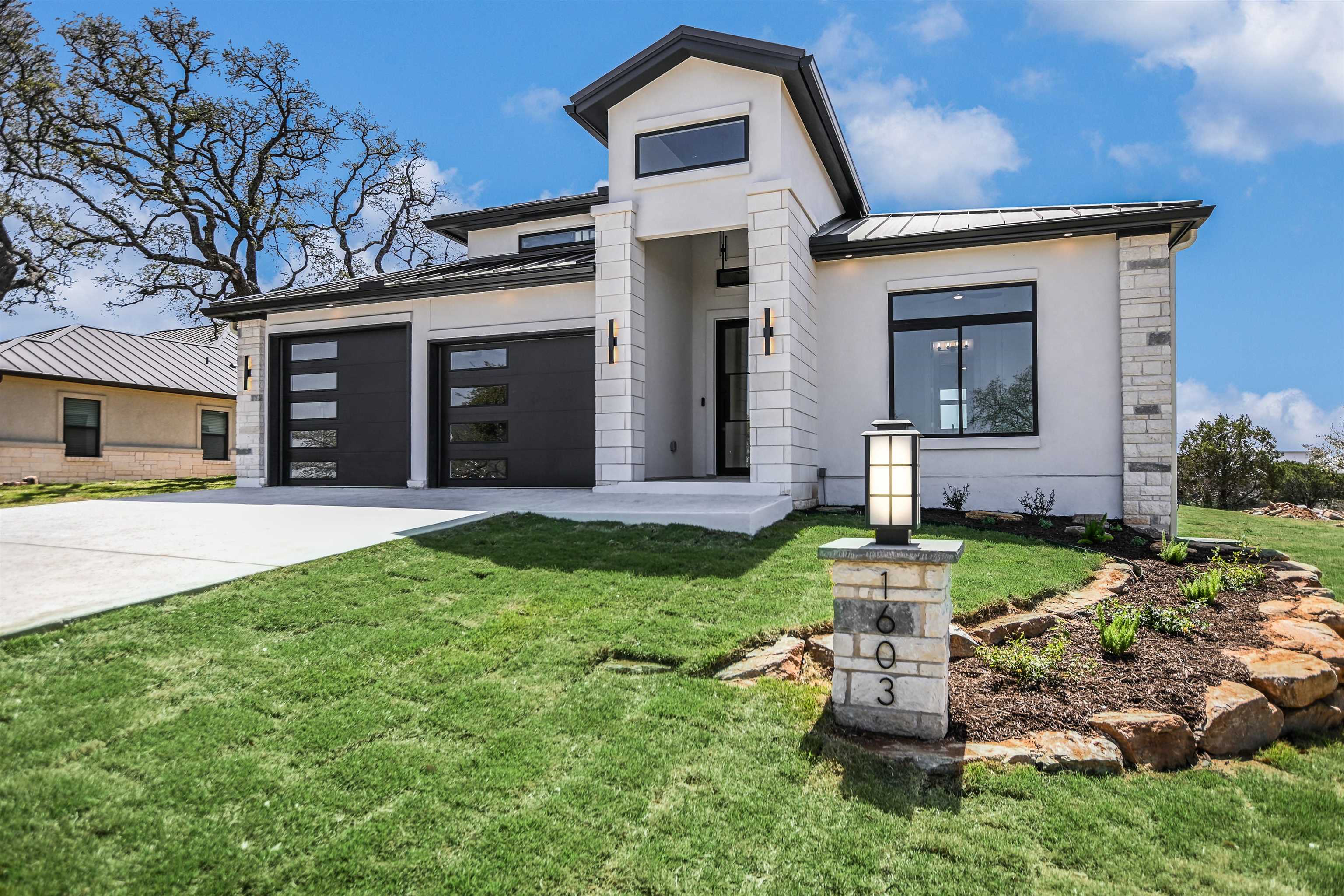 1603 Sapphire Property Photo