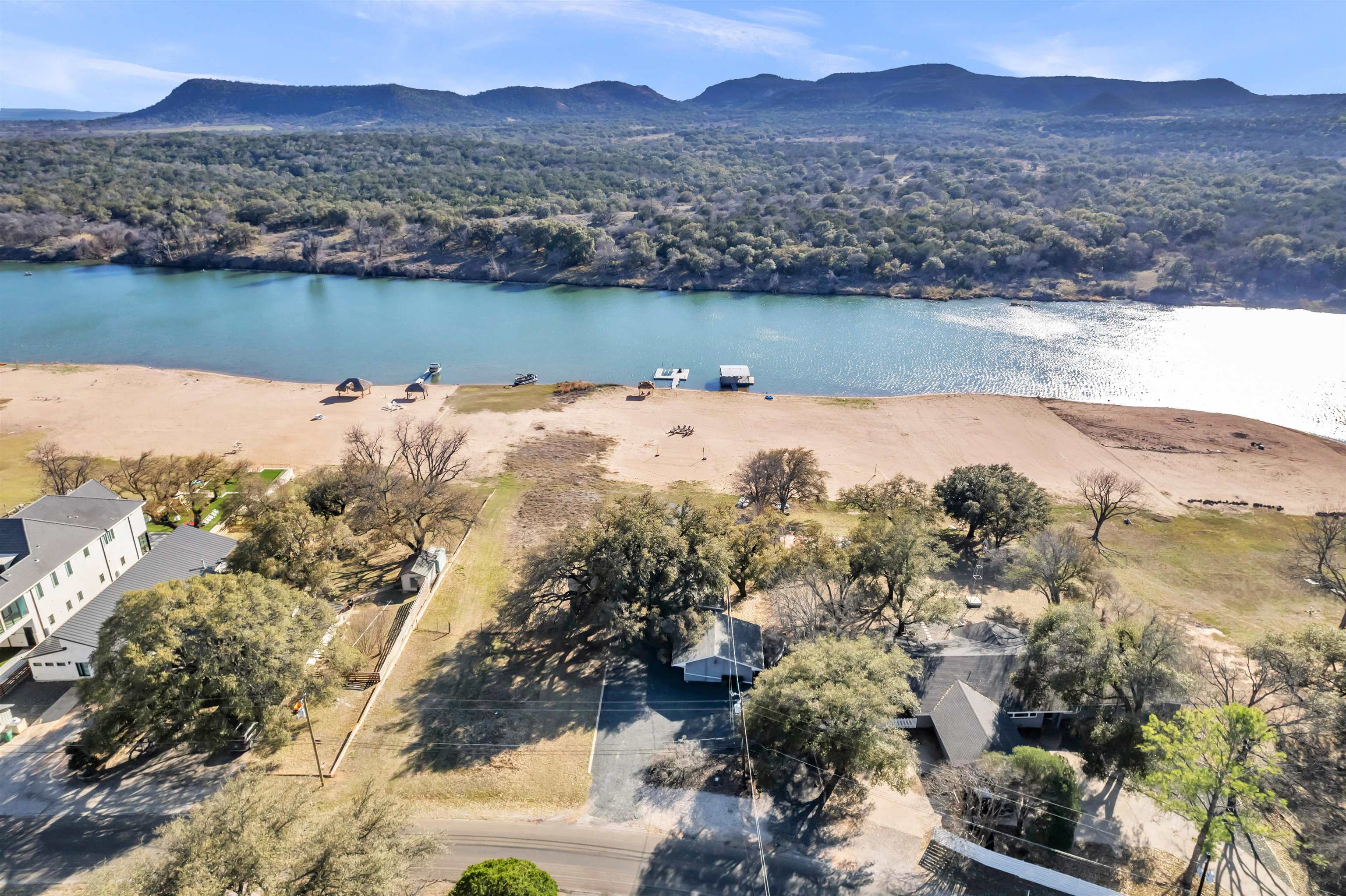 4306 River Oaks Drive Property Photo 2