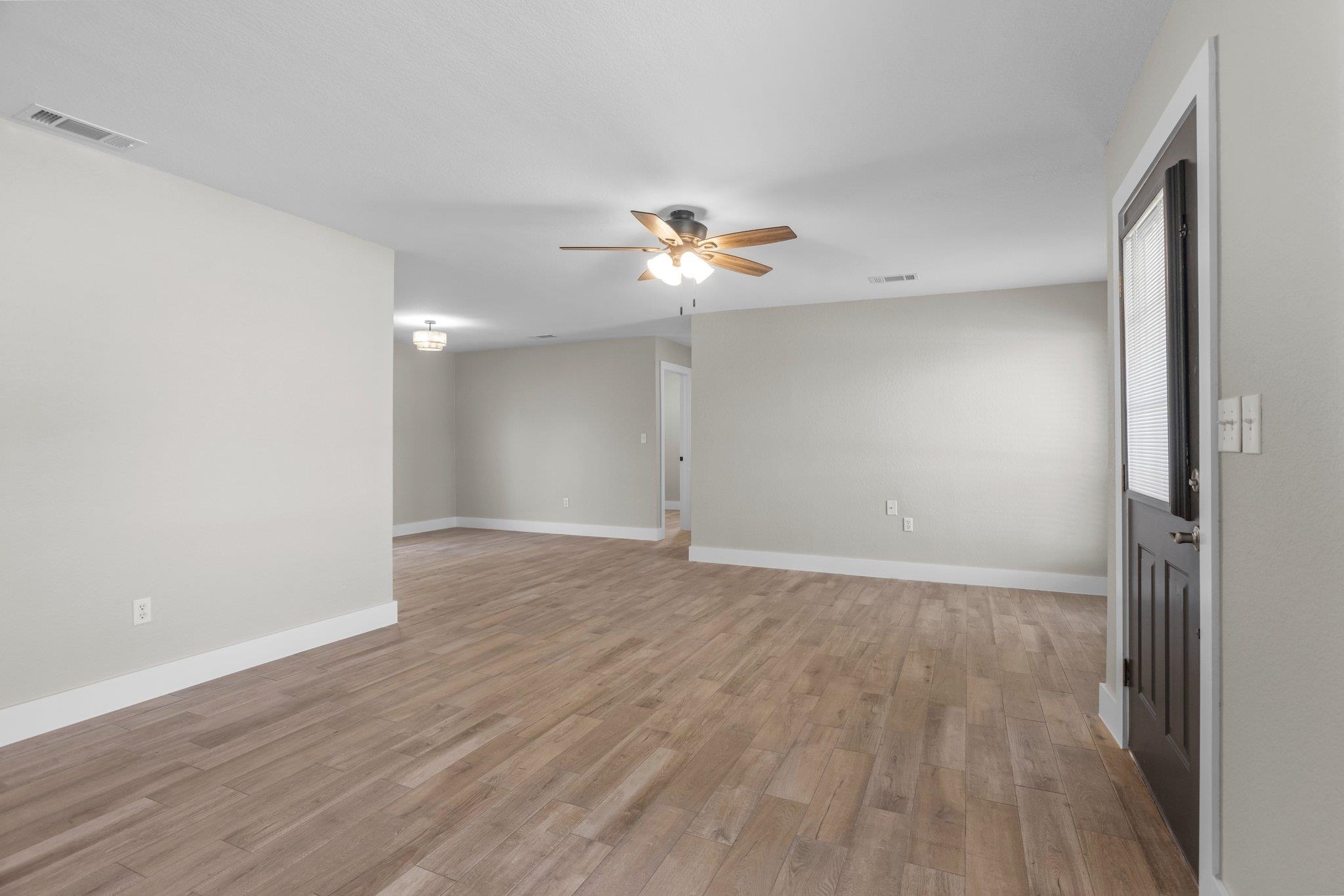 711 E Johnson Street Property Photo 4