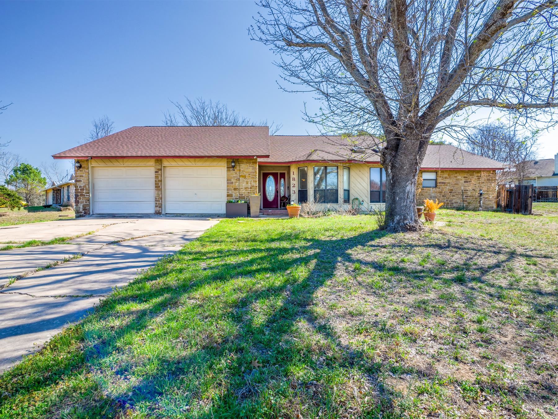 1823 Lacy Drive Property Photo