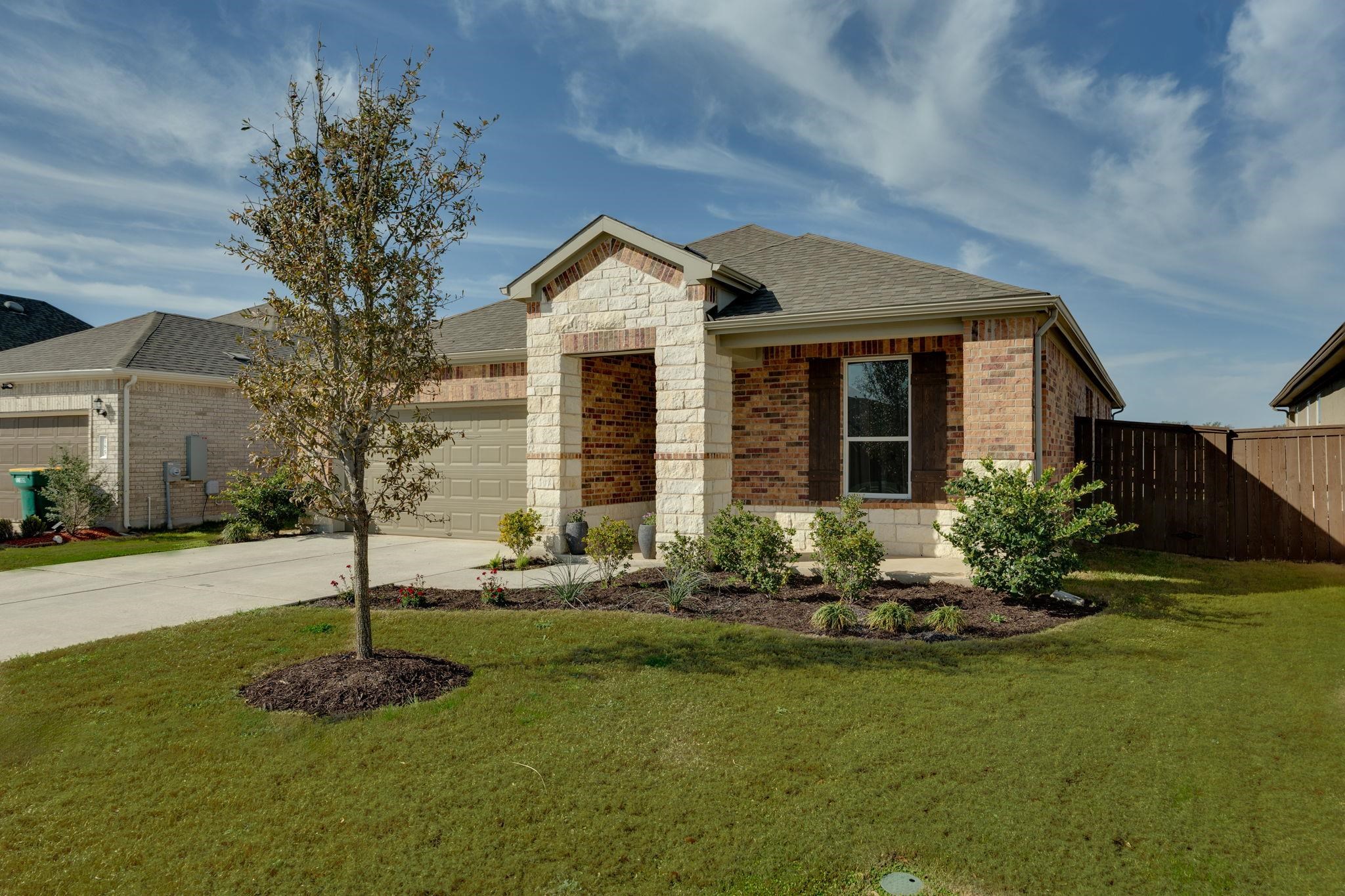 189 Slenderleaf Drive Property Photo 2