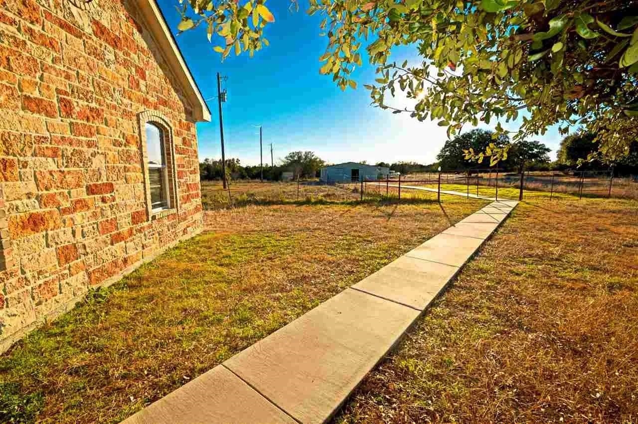 933 County Road 3463 Property Photo