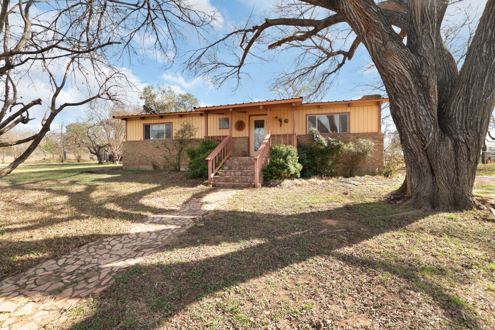 502 N. River Oaks Drive Property Photo