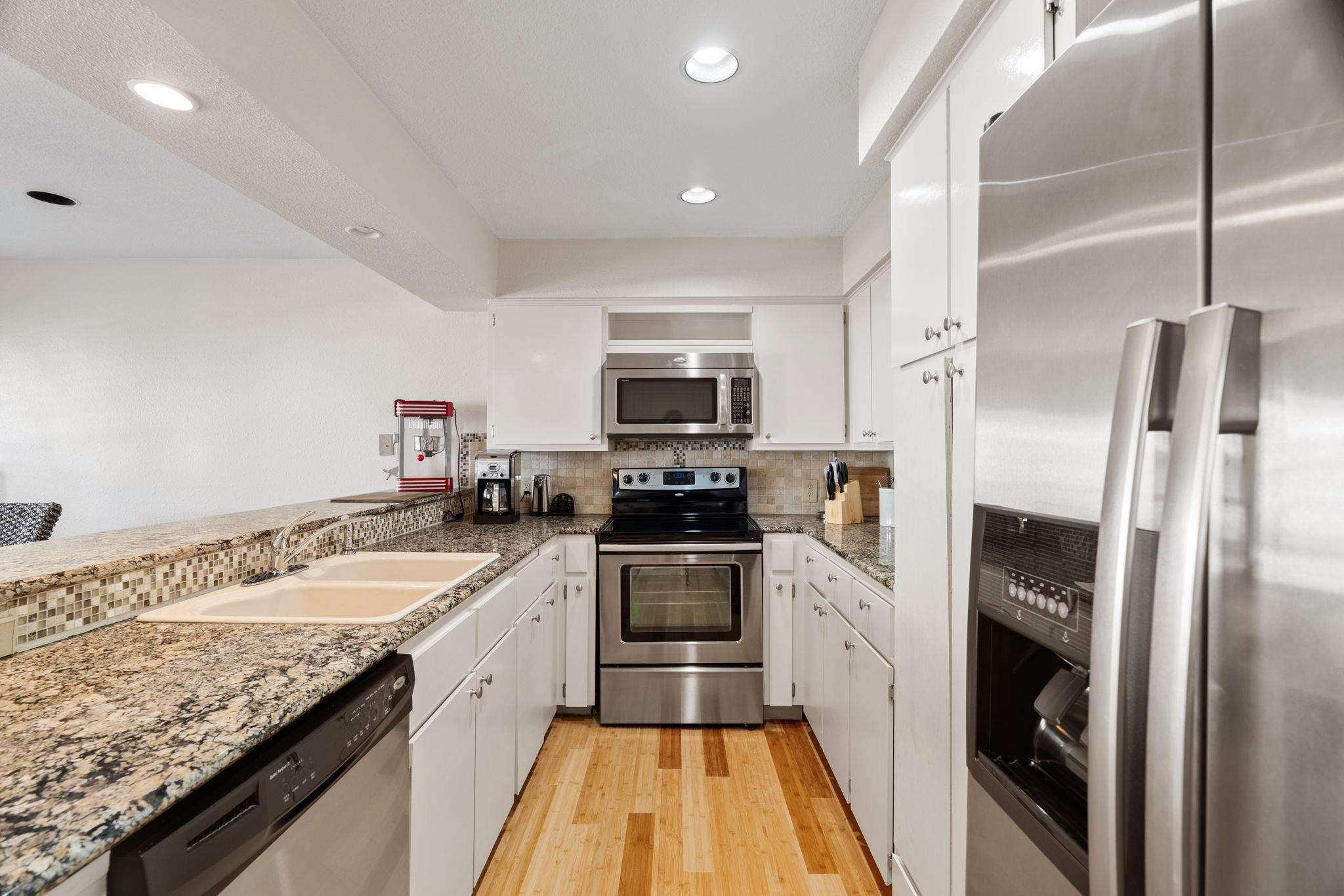 412 Horseshoe Bay North Boulevard Property Photo 7