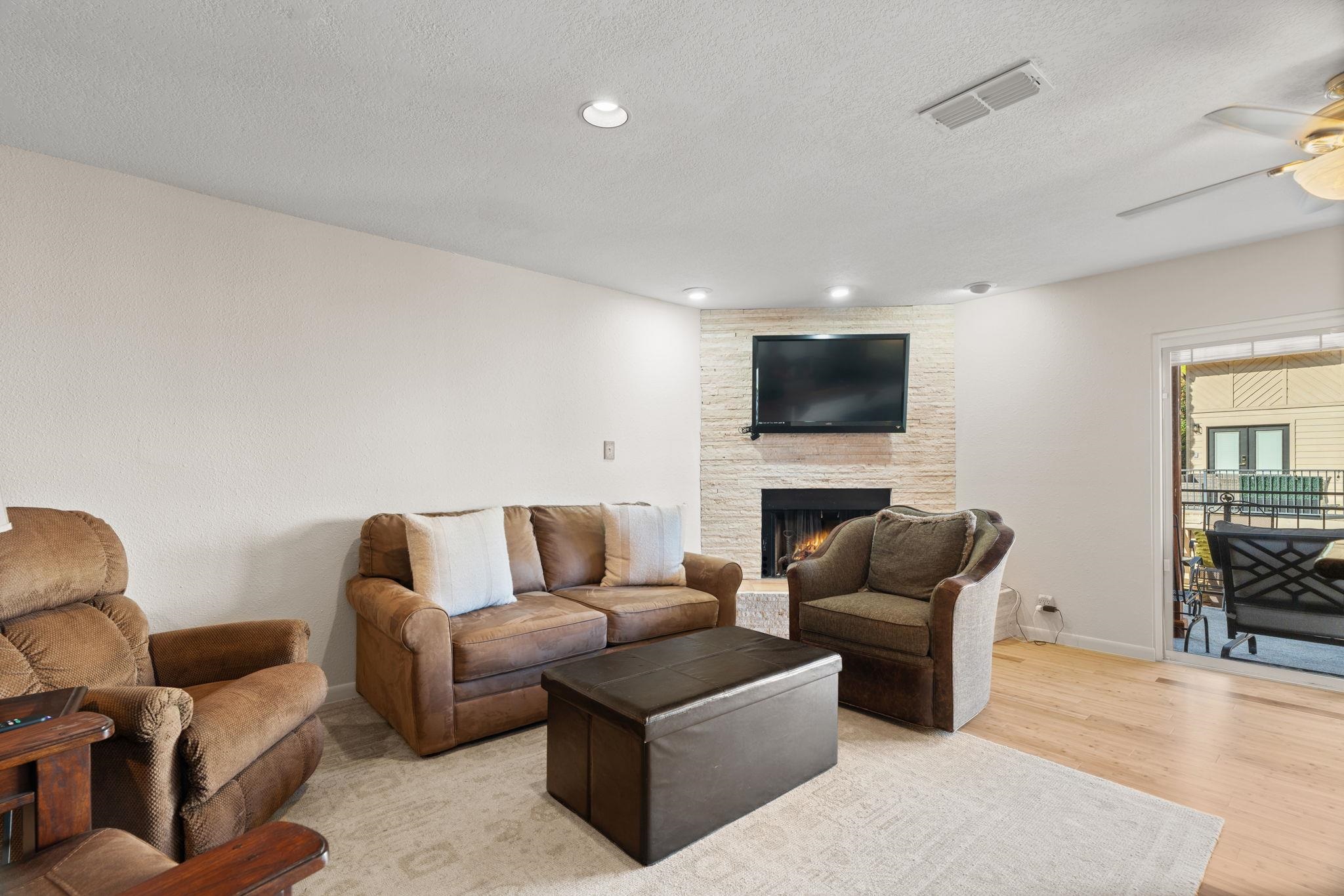 412 Horseshoe Bay North Boulevard Property Photo 8