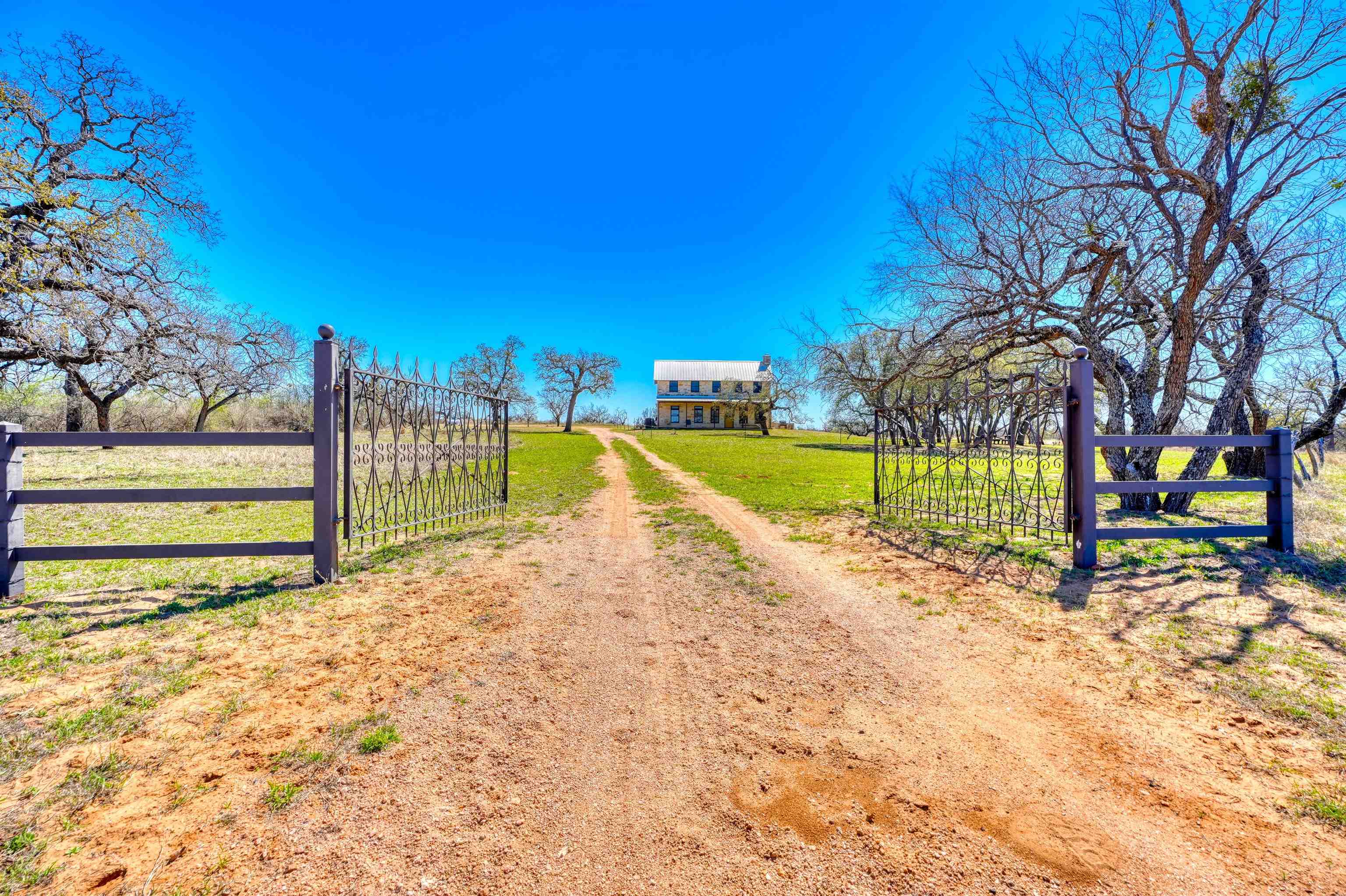528 Cr 409 Property Photo