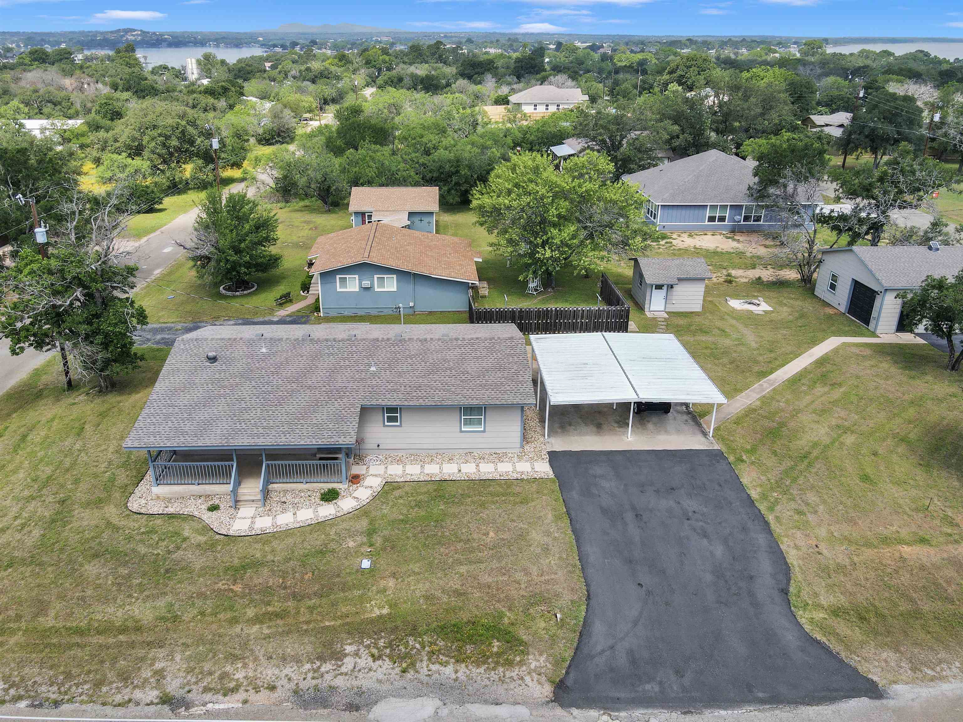 202 Southwood Dr Property Photo