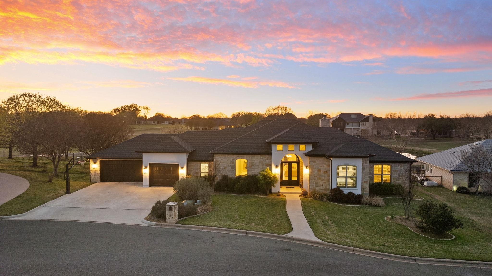 146 Pinehurst Property Photo
