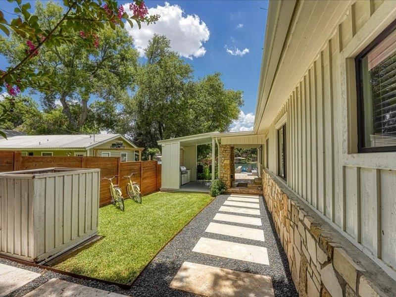 1304 S Lakeside Dr. Property Photo 12