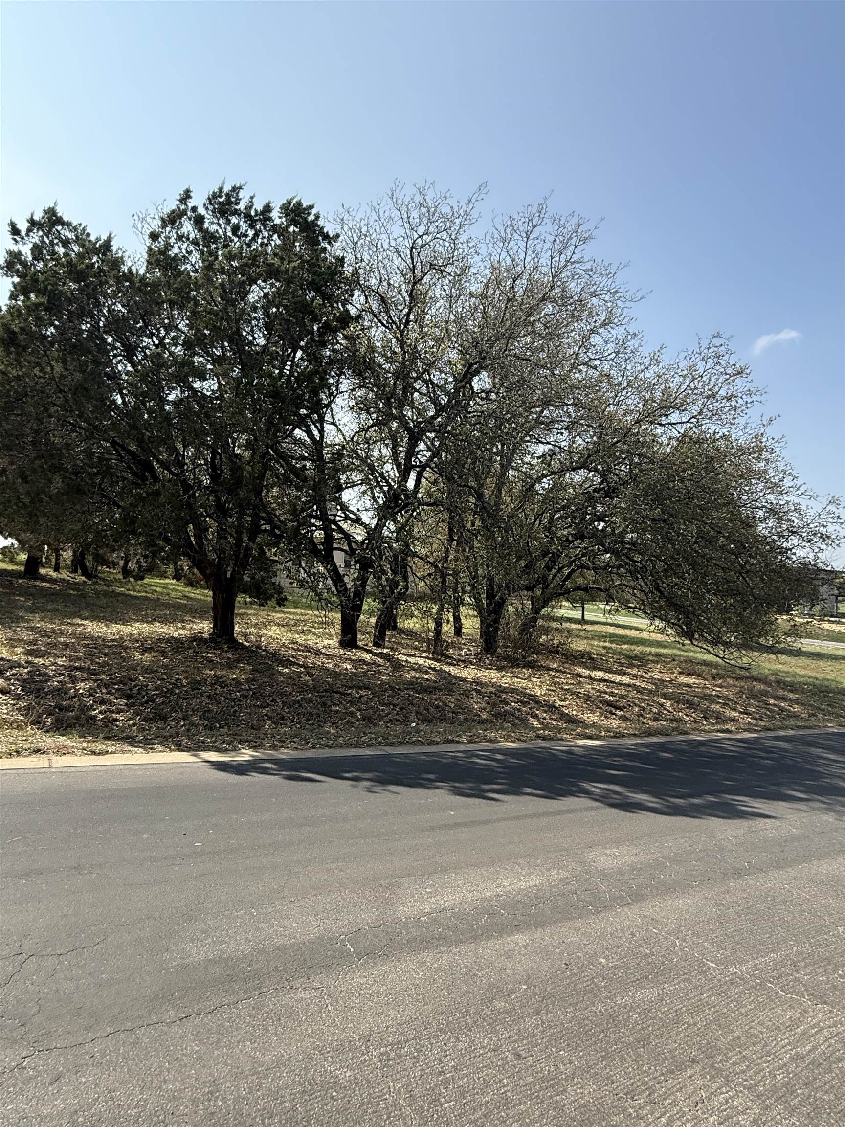 000 Hi Fault Property Photo 2