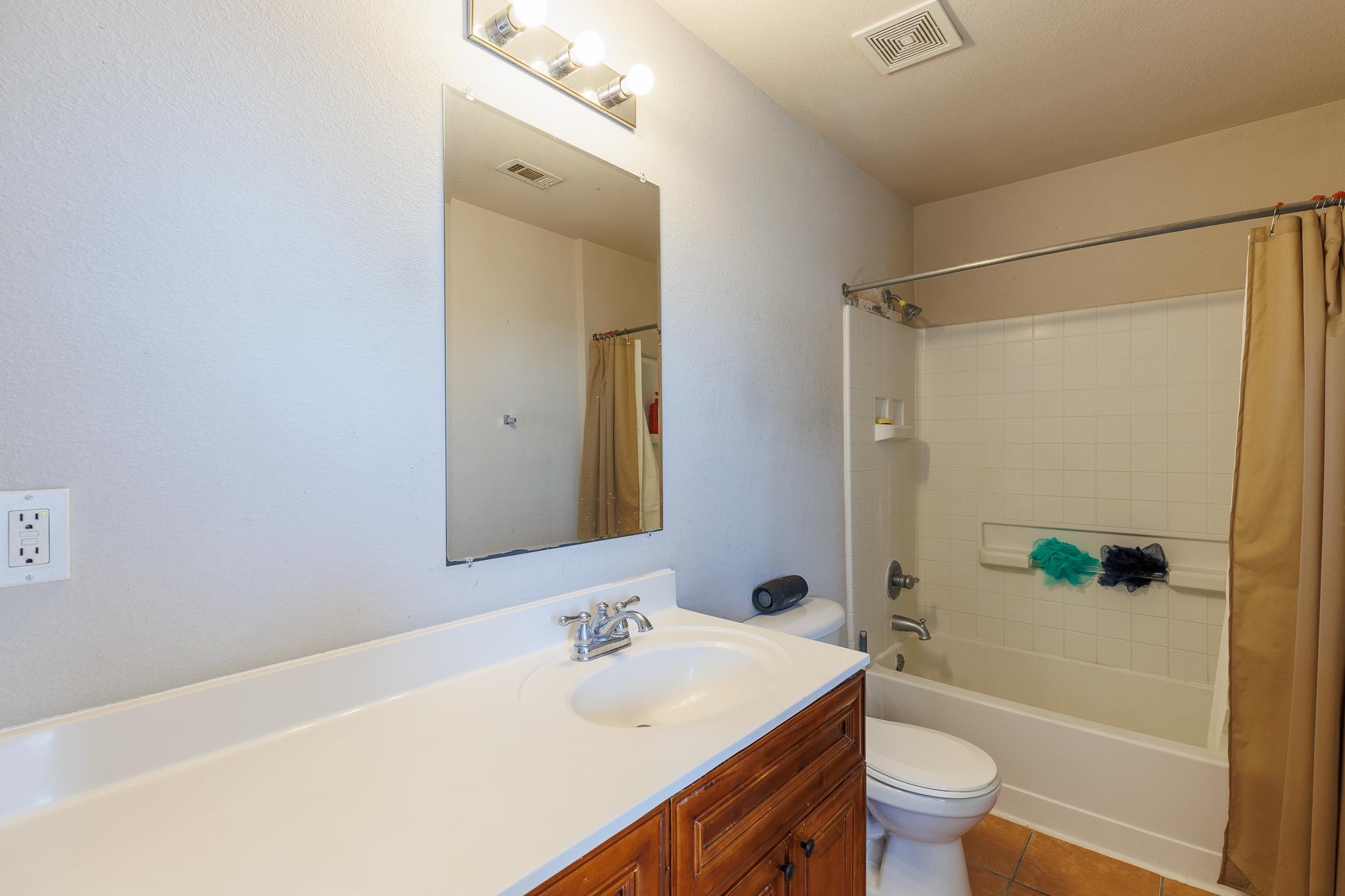 1502 N Claremont Circle Property Photo 12