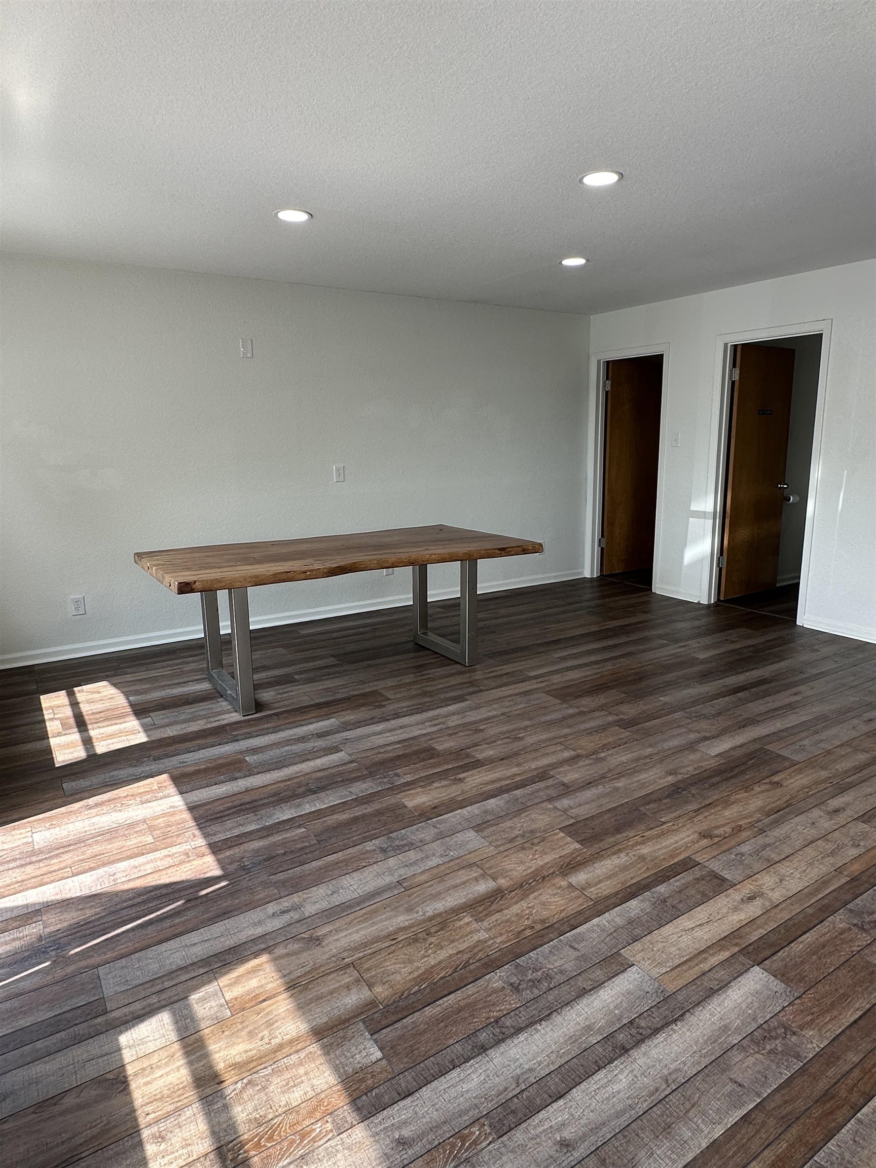 805a Sixth St Property Photo 5