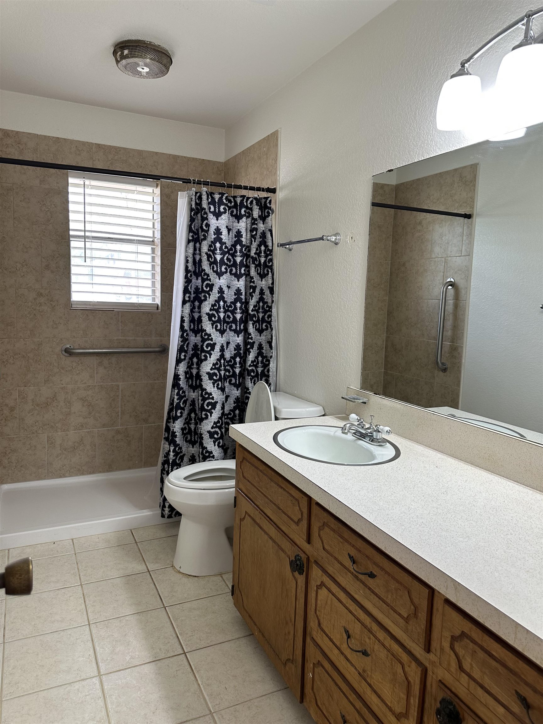 605 Main St Property Photo 11