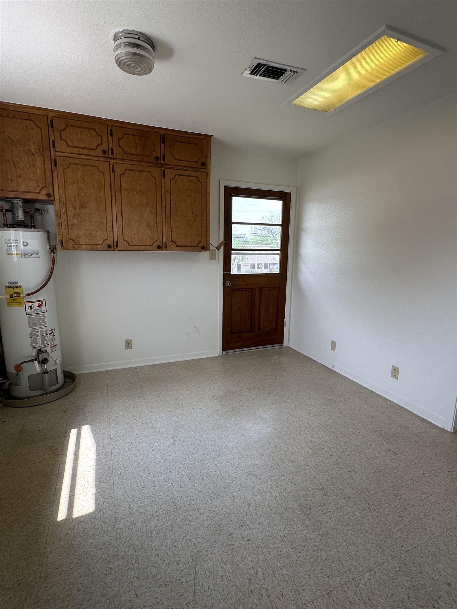 605 Main St Property Photo 12