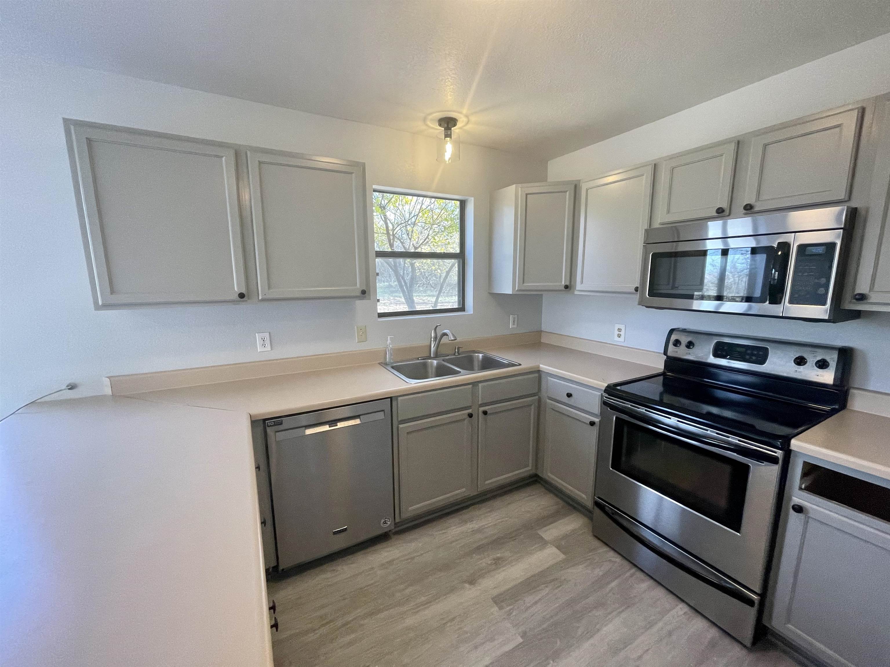 210 Skyline Drive Property Photo 7
