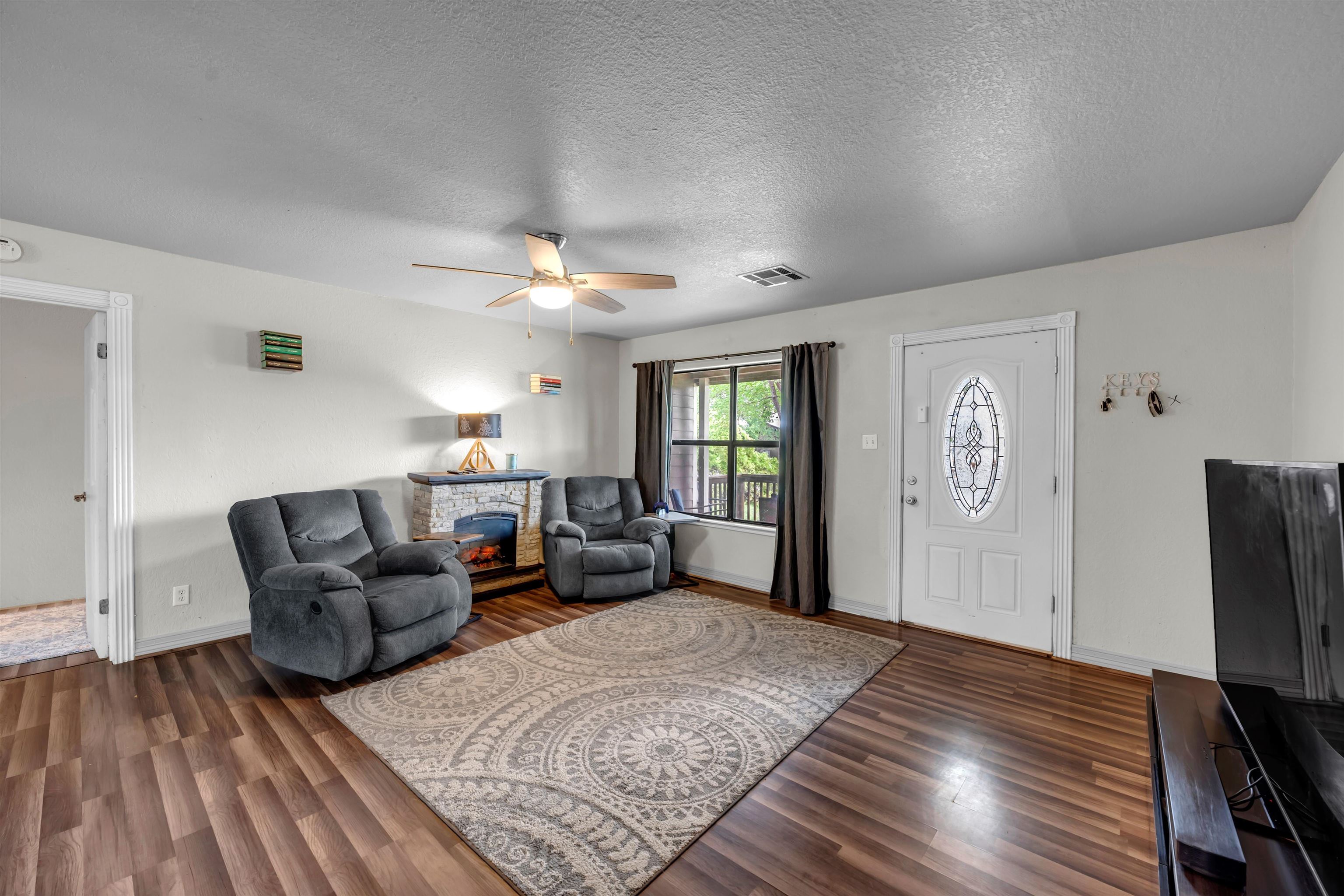 306 Avenue D Property Photo 6