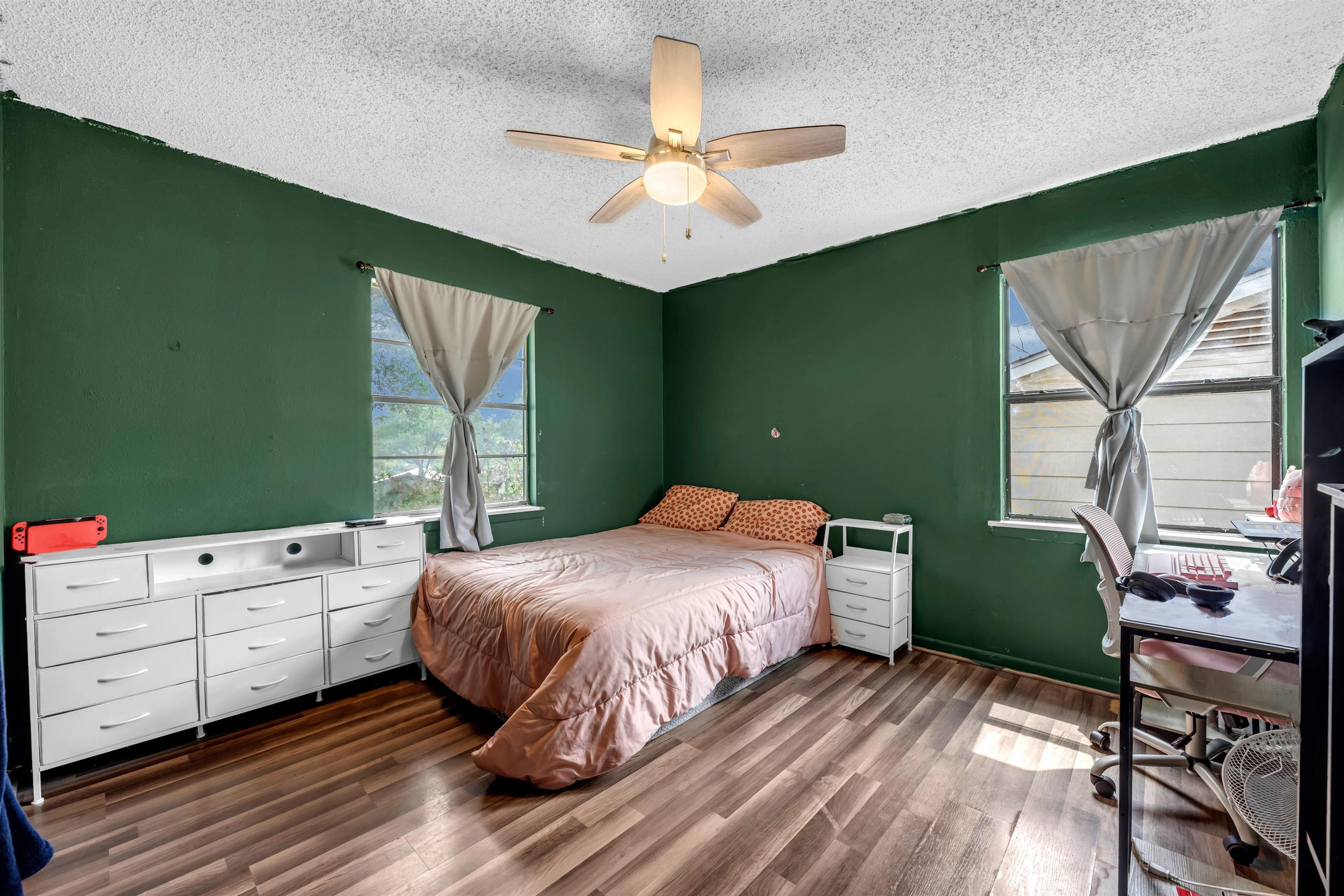 306 Avenue D Property Photo 14