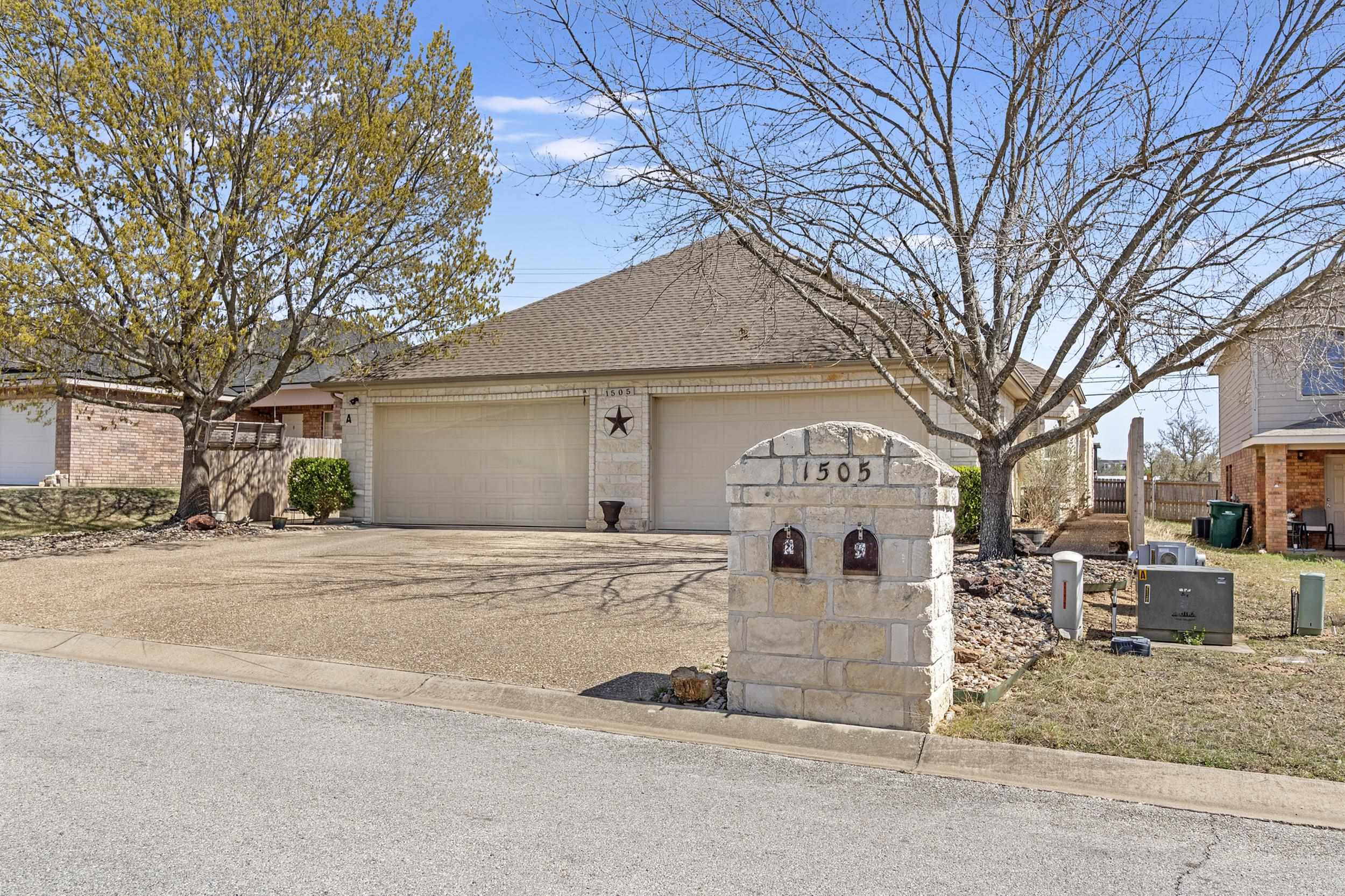 1505 Claremont Parkway Property Photo 1