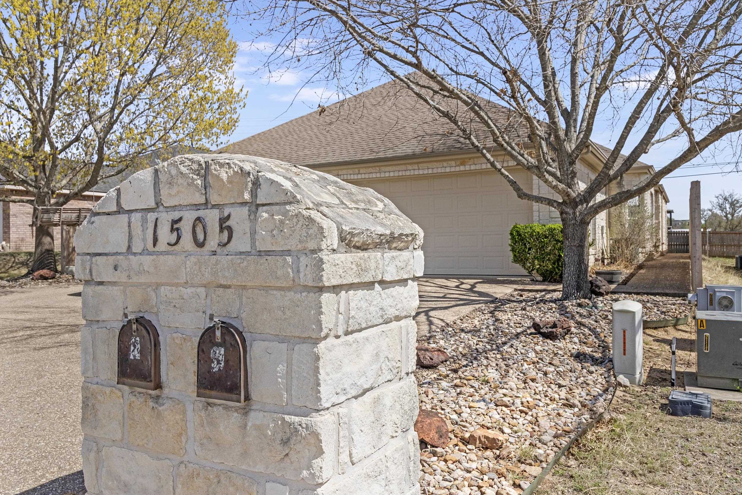 1505 Claremont Parkway Property Photo 4