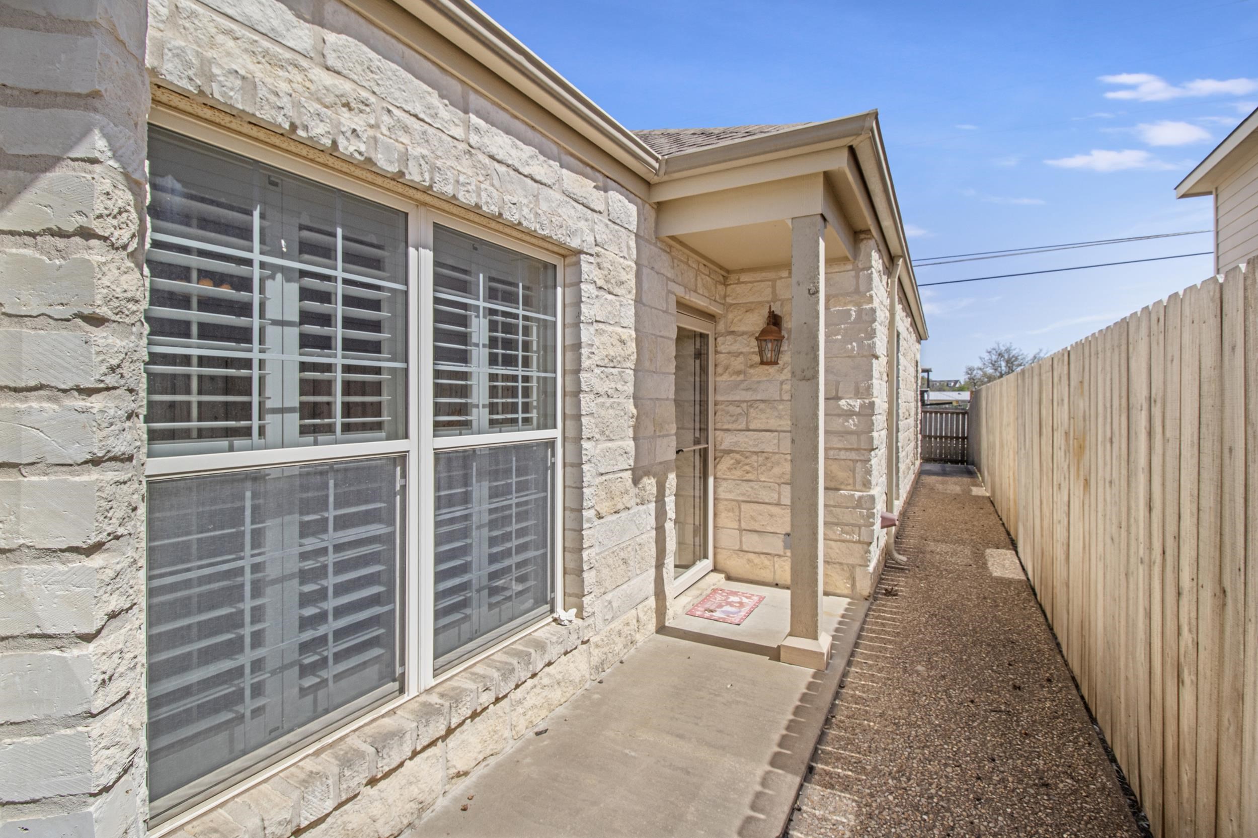 1505 Claremont Parkway Property Photo 5