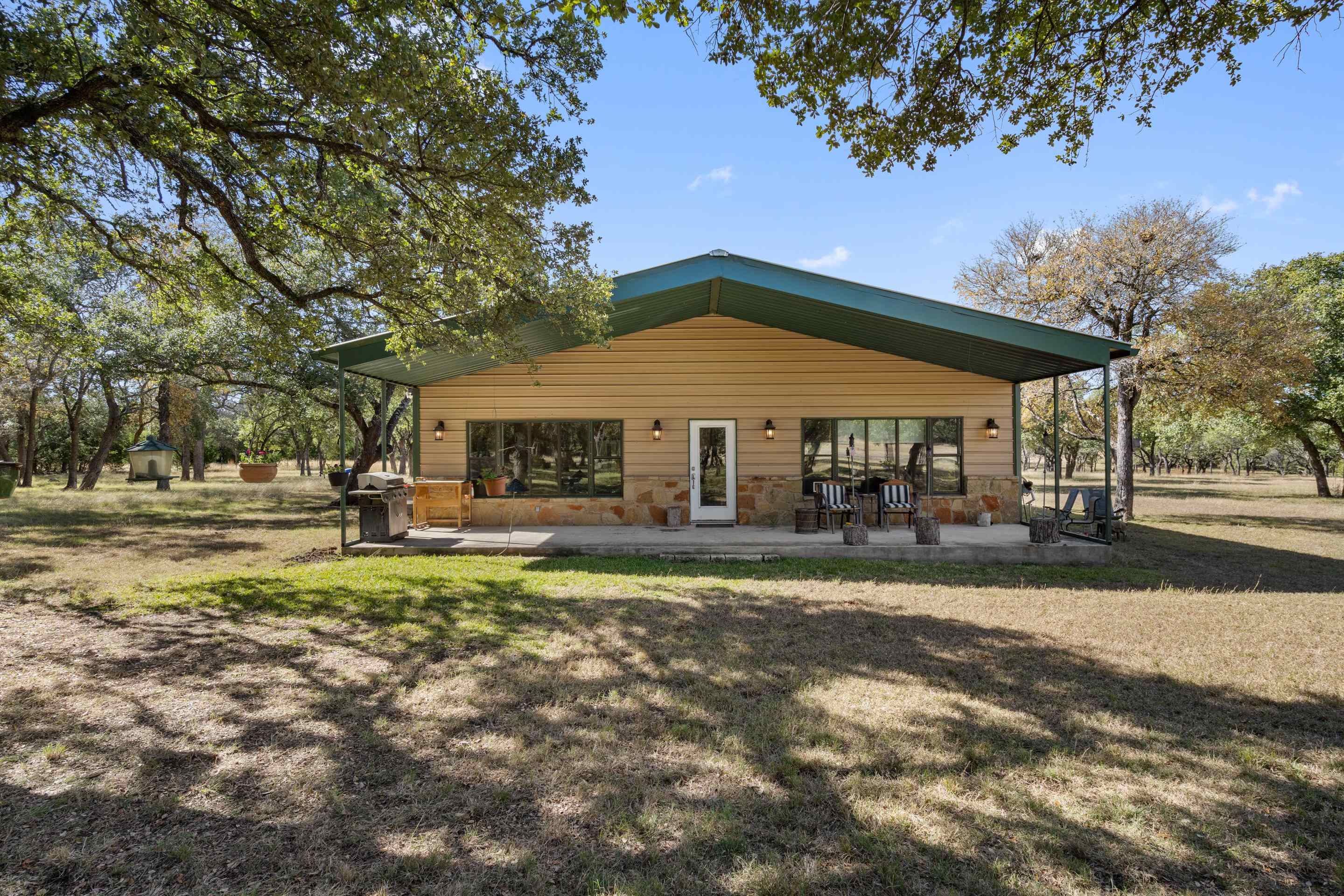 1145 Flat Creek Rd Property Photo 2