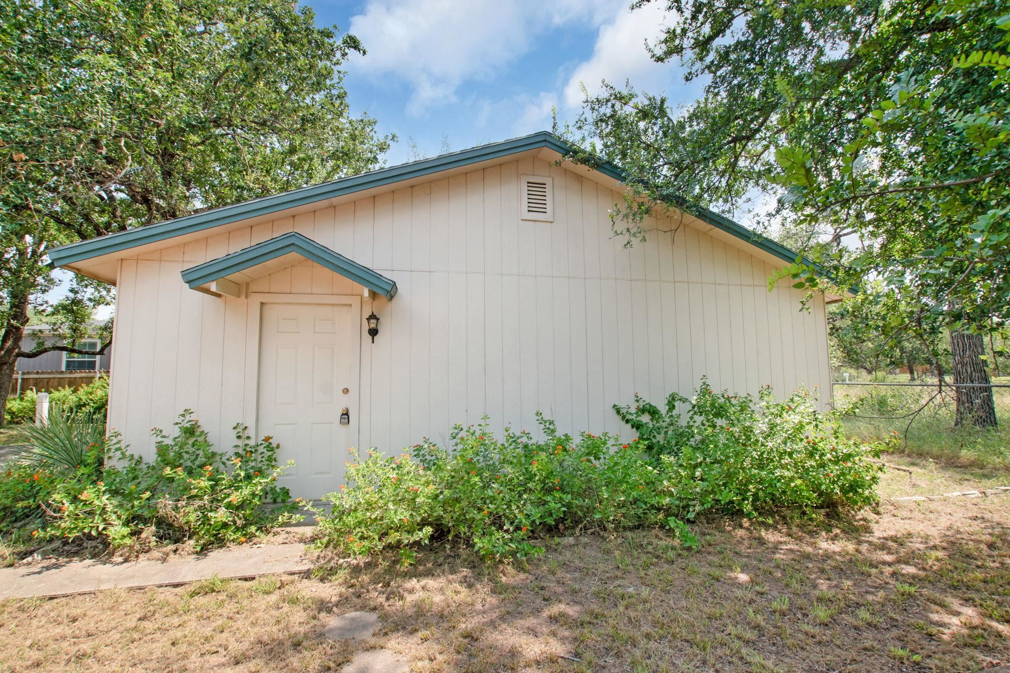 714 Pine Property Photo 3